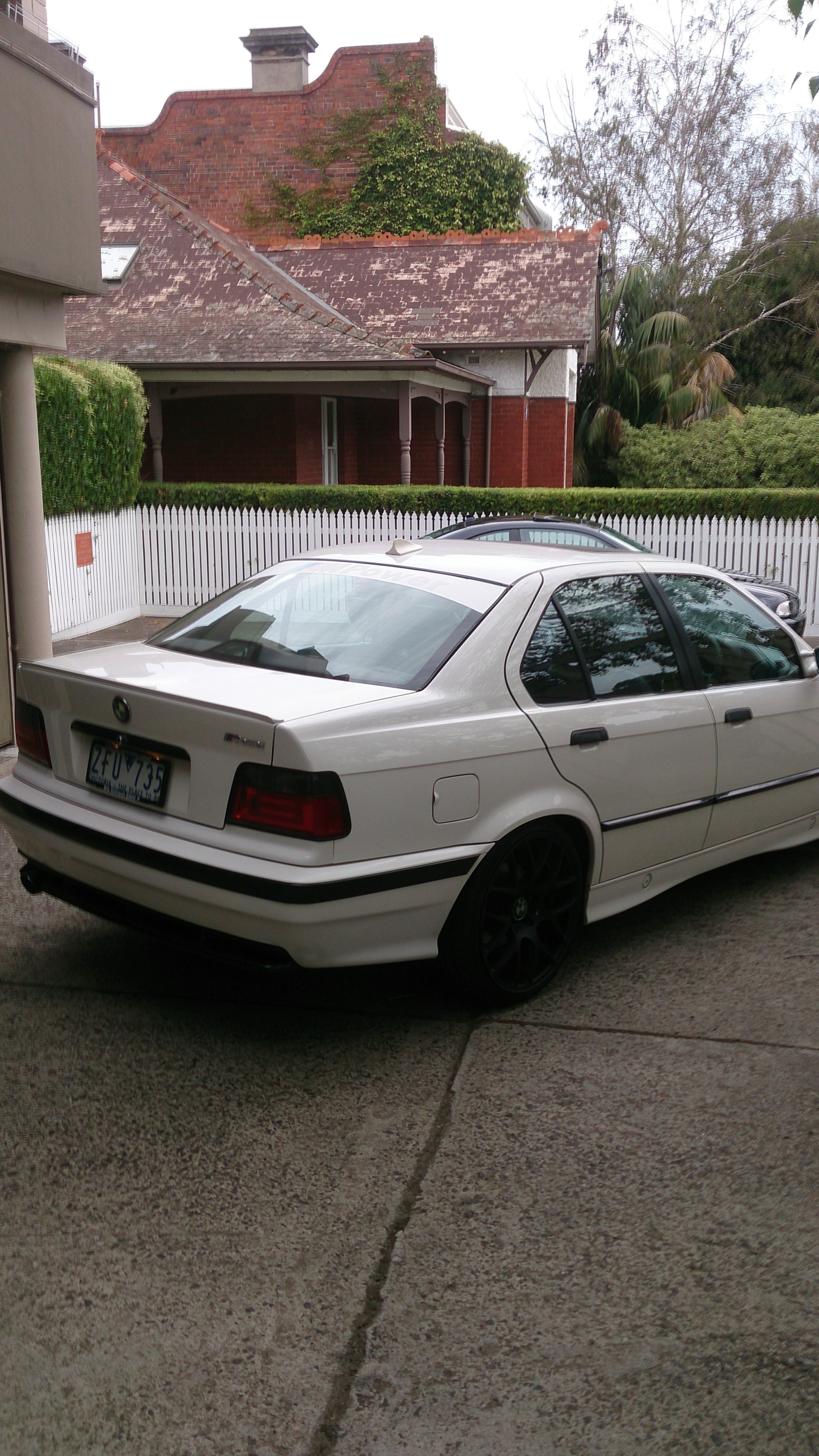 1991 BMW 320i