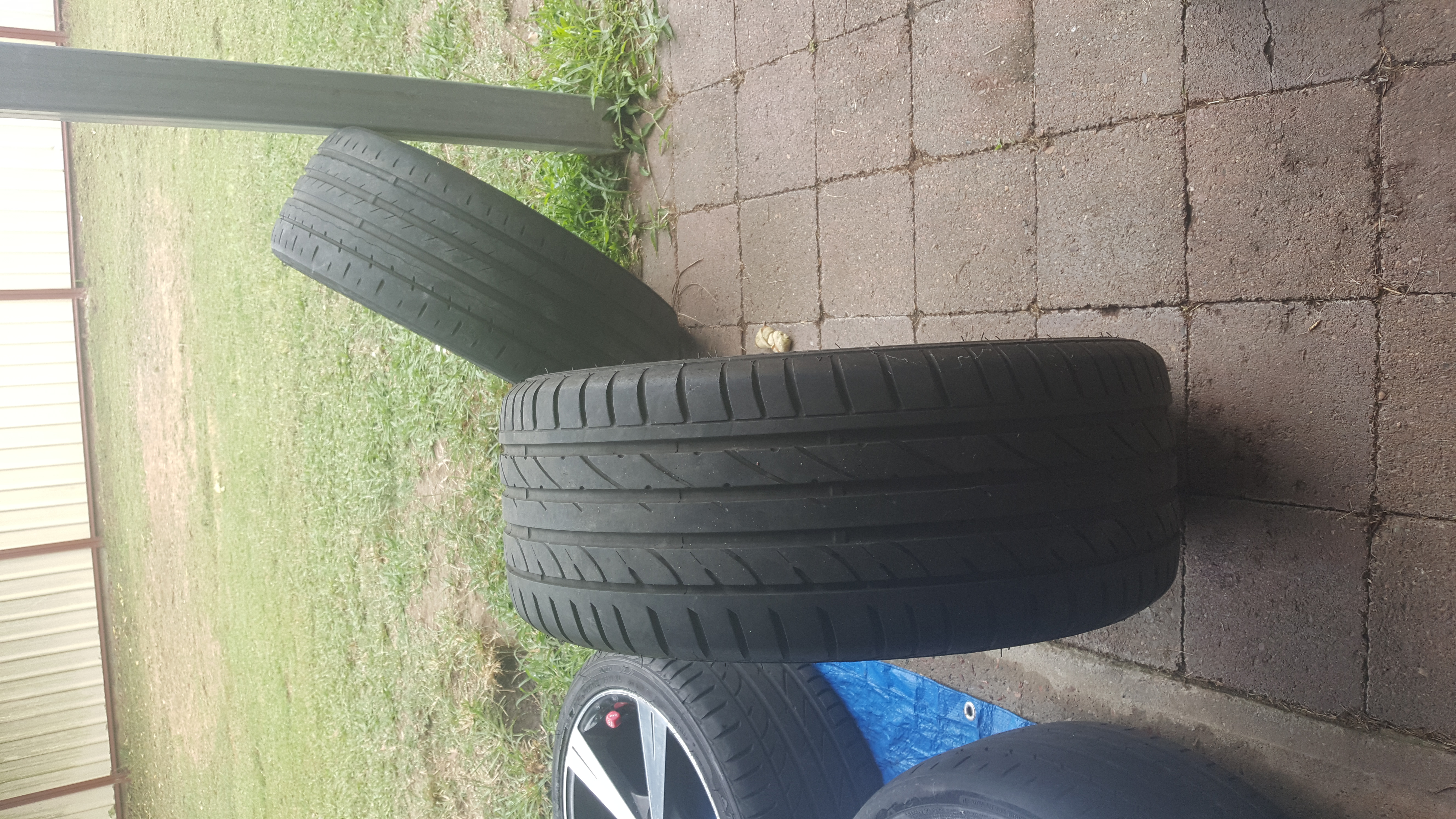 18 INCH Black and Alloy MAGS With Tyres