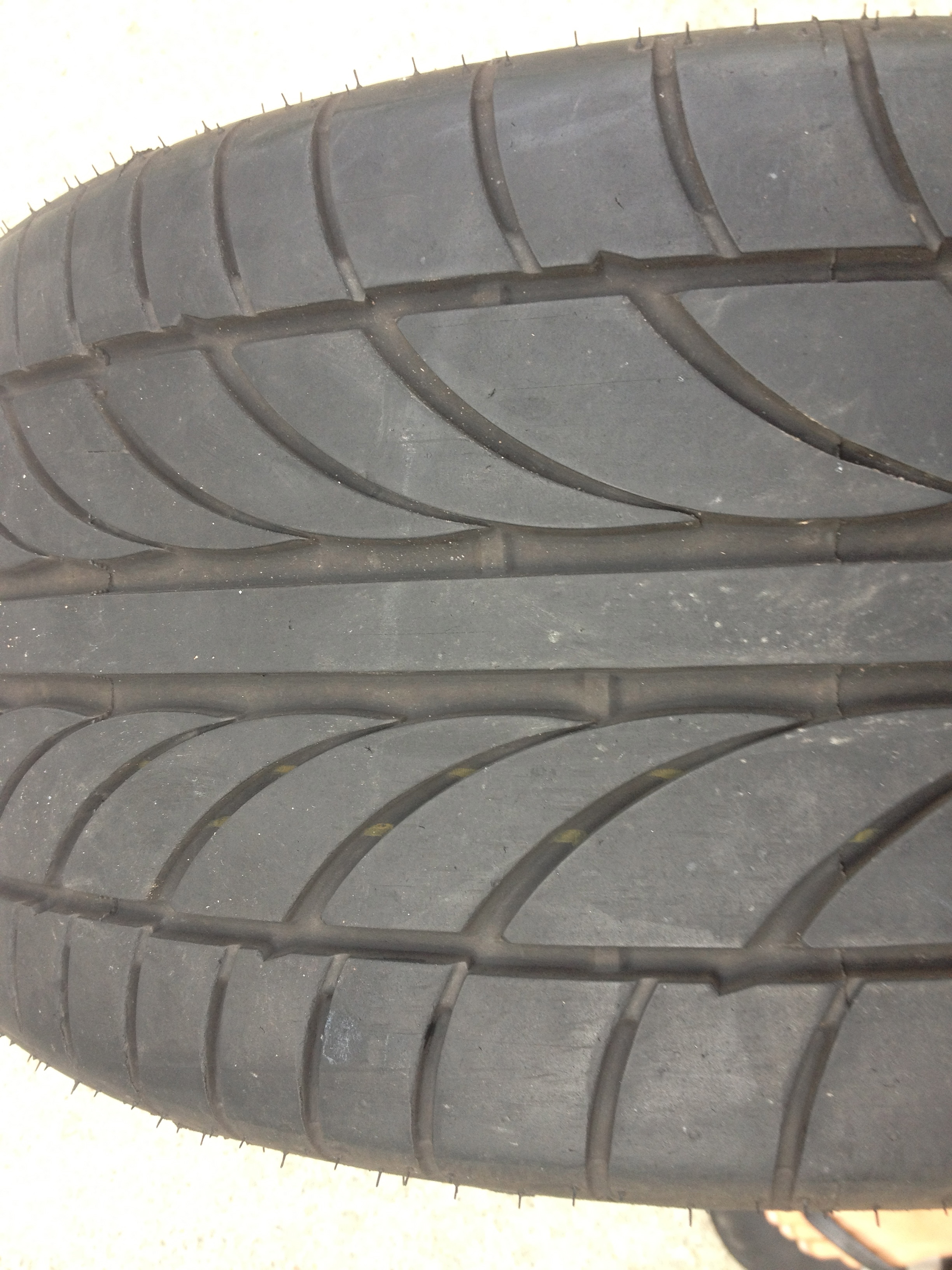 20 INCH Tyre 275/30/20 95% Tread