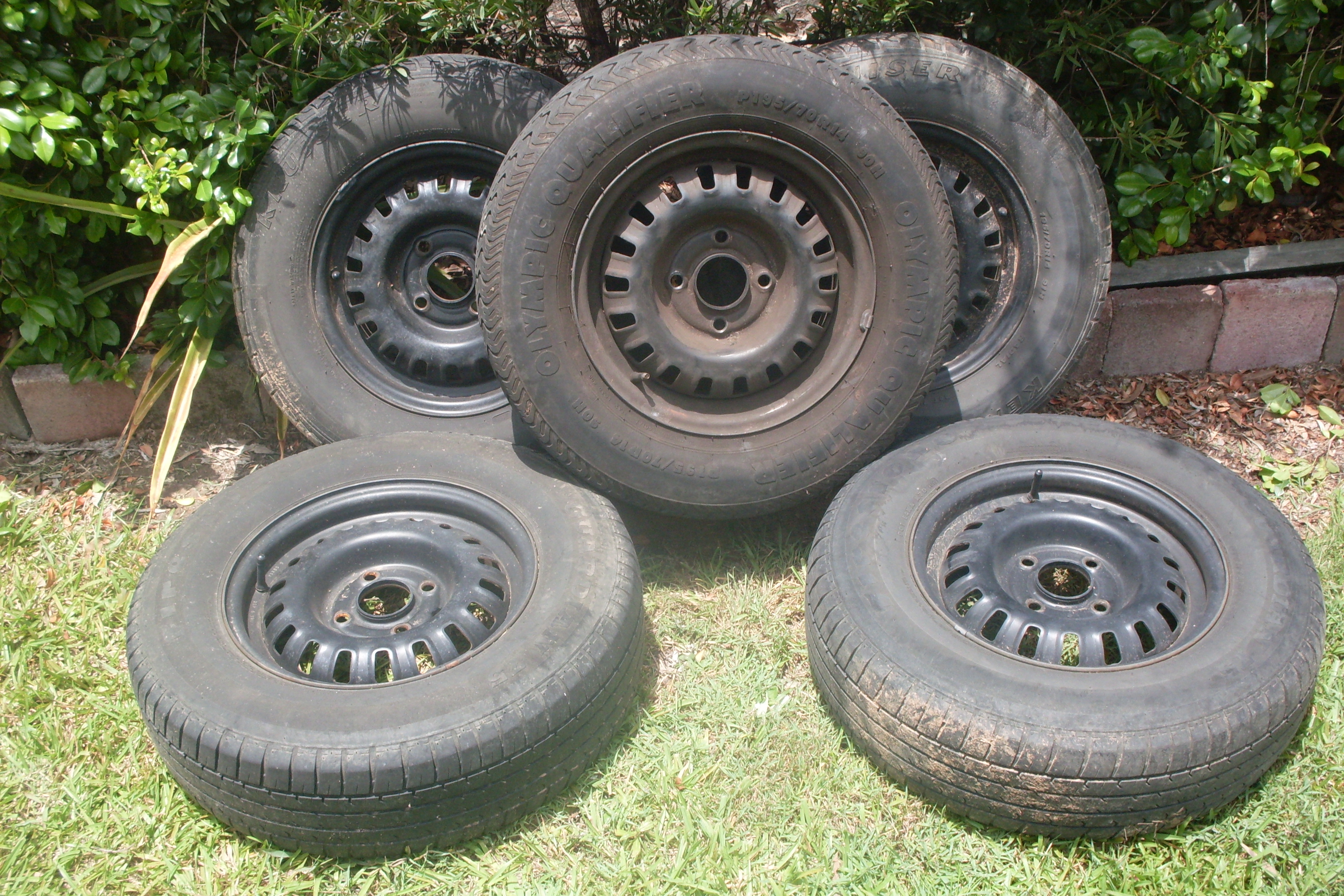 Nissan pintara wheel size #5