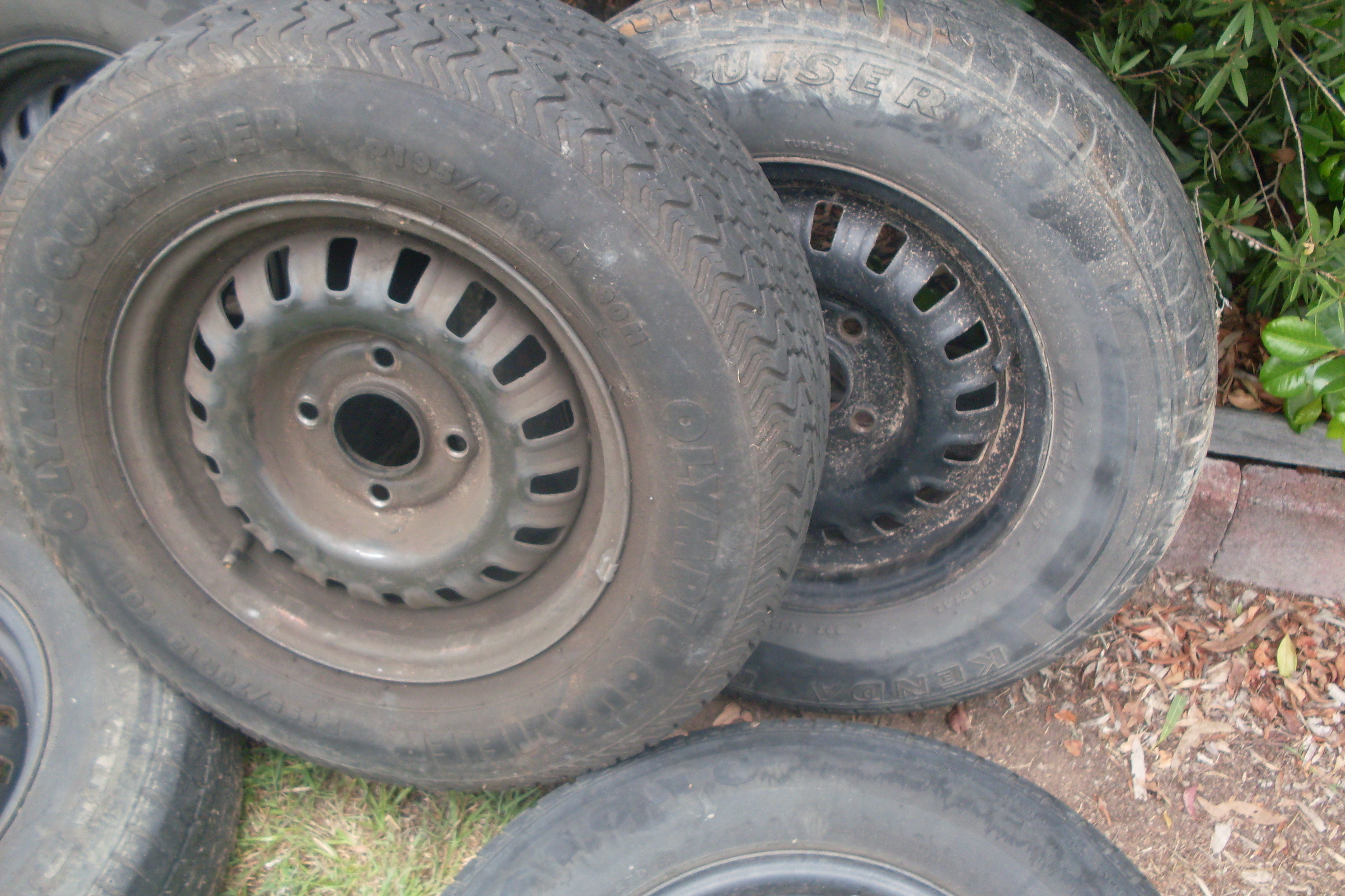 Nissan pintara wheel size #9