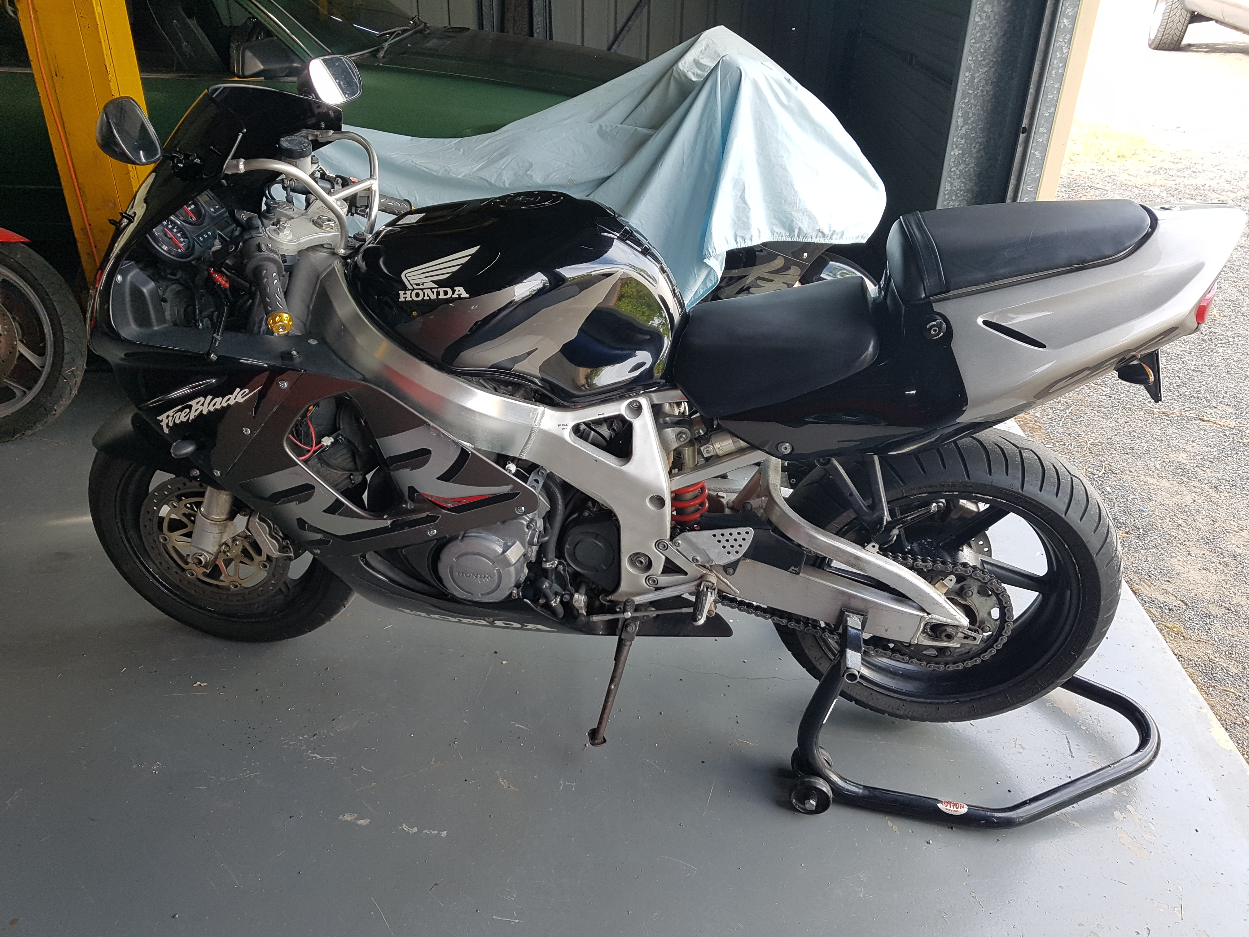 1998 Honda CBR900RR Fireblade