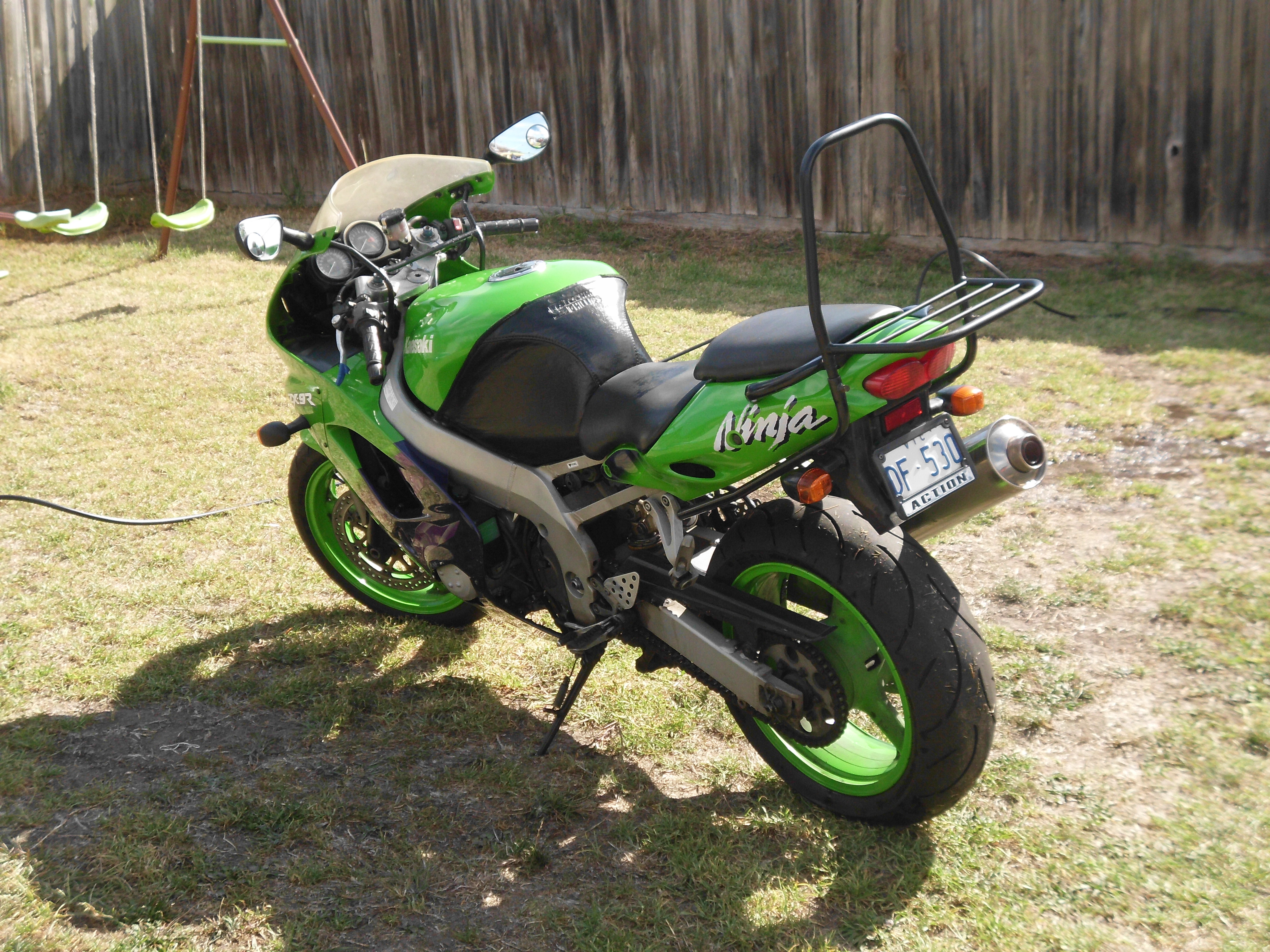 1999 Kawasaki ZX-9R (ZX900 Ninja)