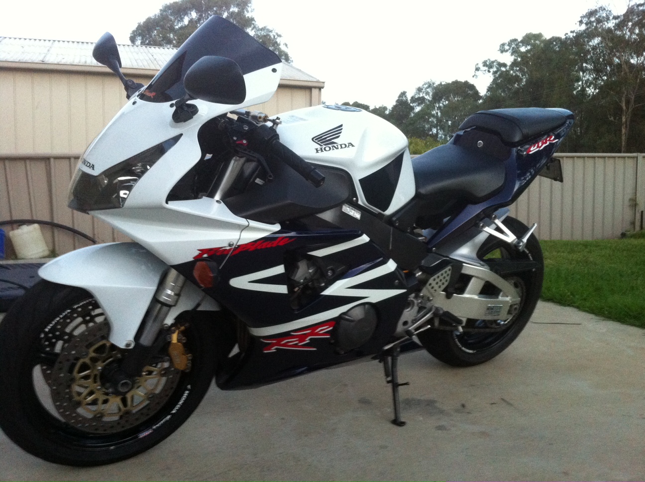 2002 Honda CBR954RR Fireblade