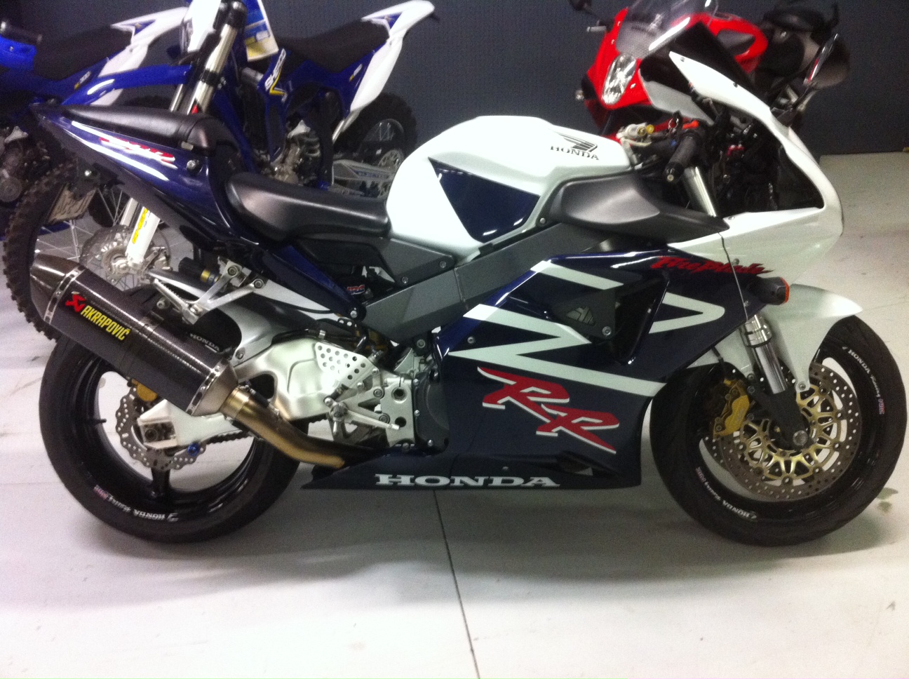2002 Honda CBR954RR Fireblade