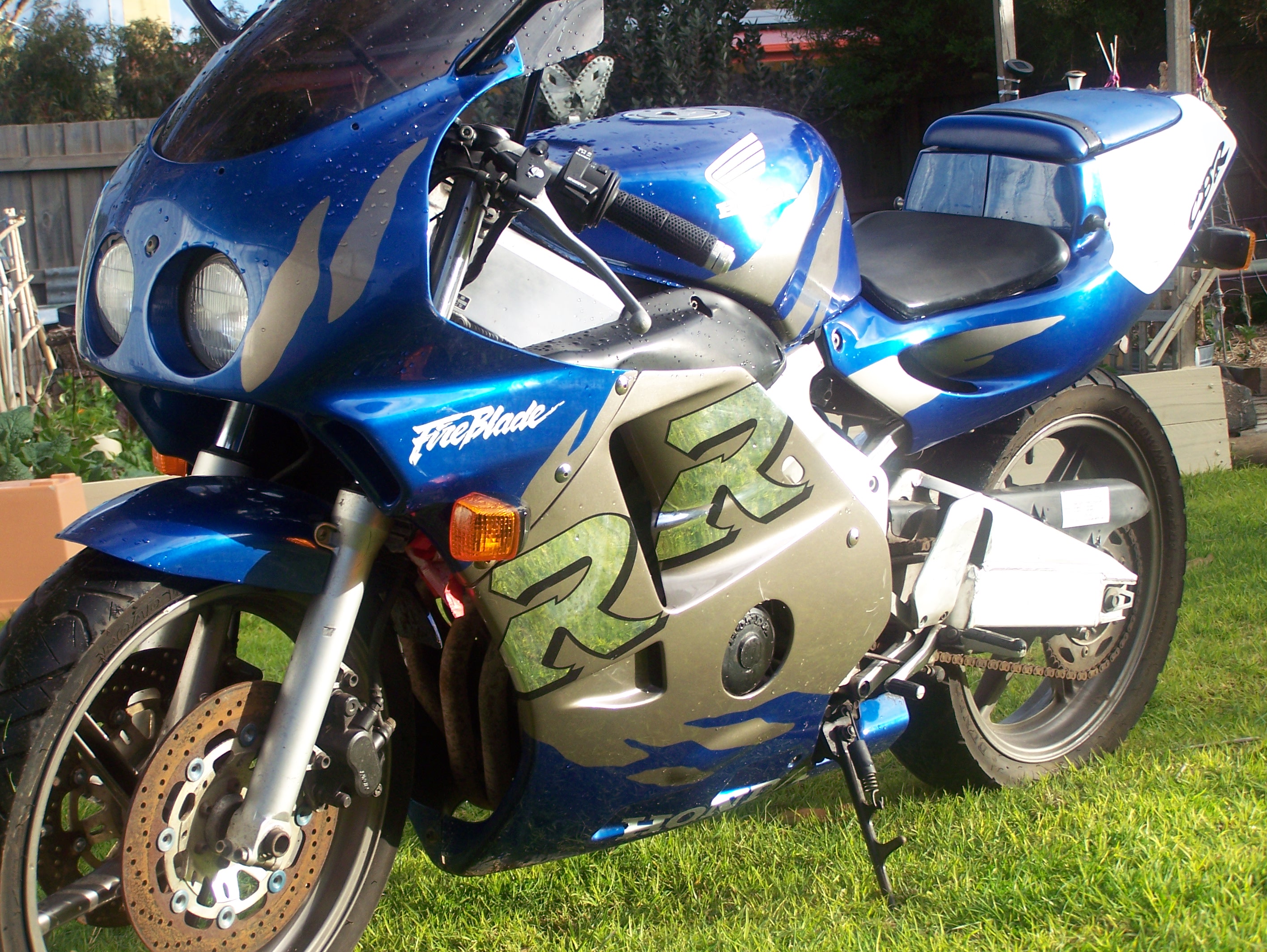 1996 Honda CBR250RR (Fireblade)