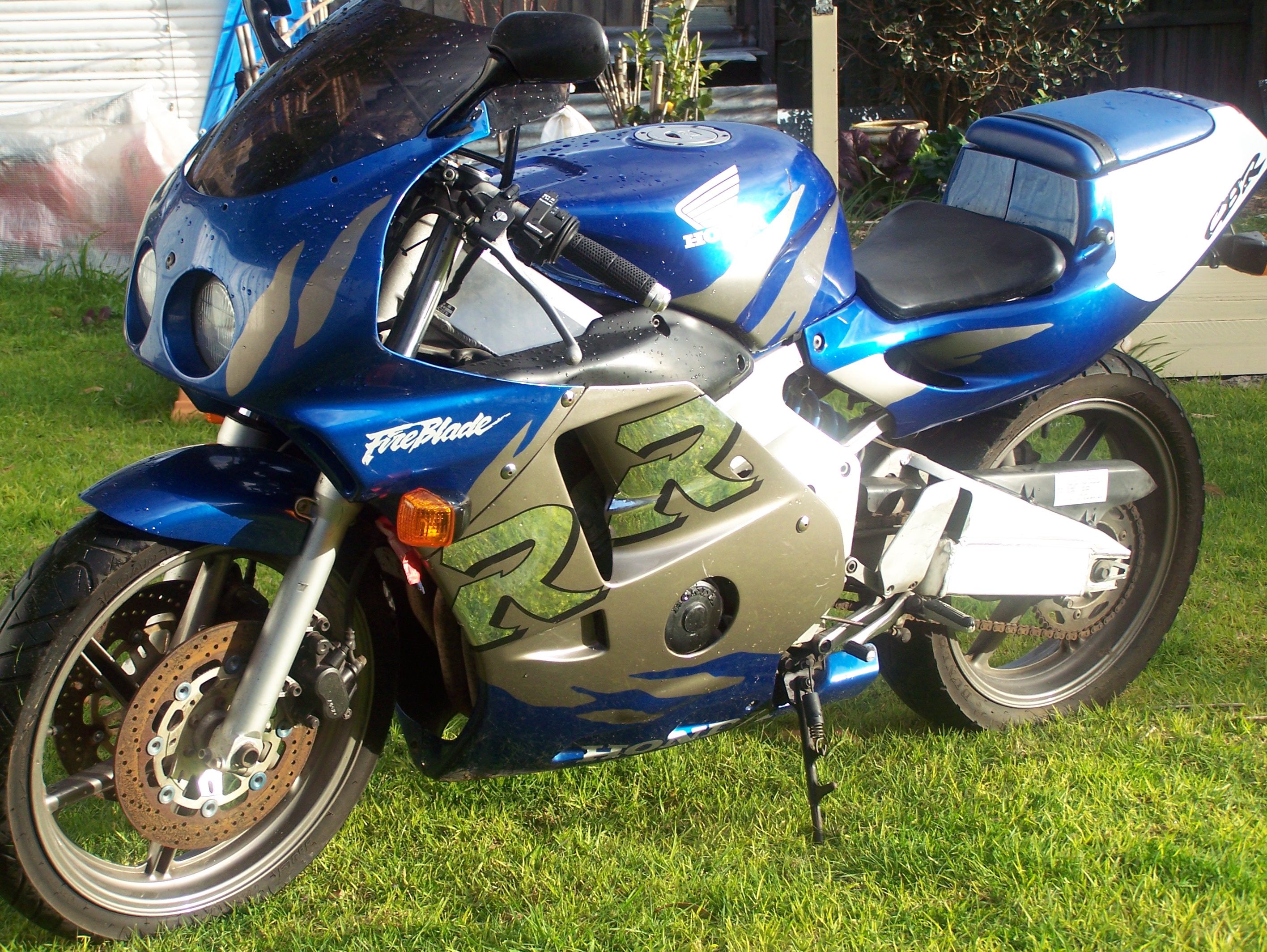1996 Honda CBR250RR (Fireblade)