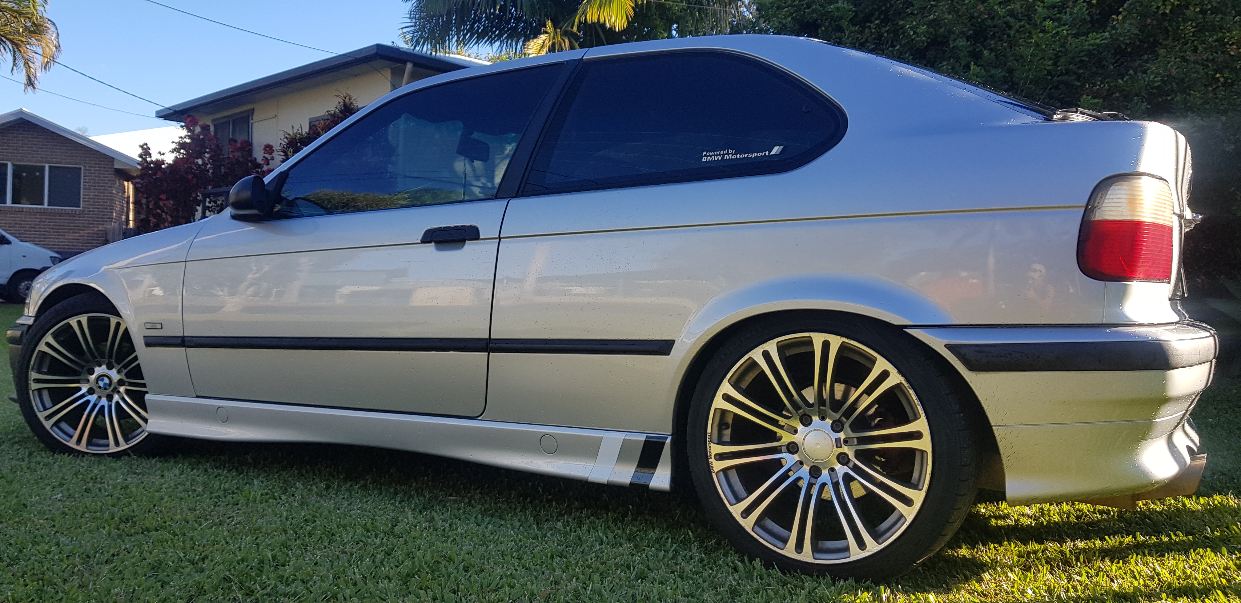 2000 BMW 318i