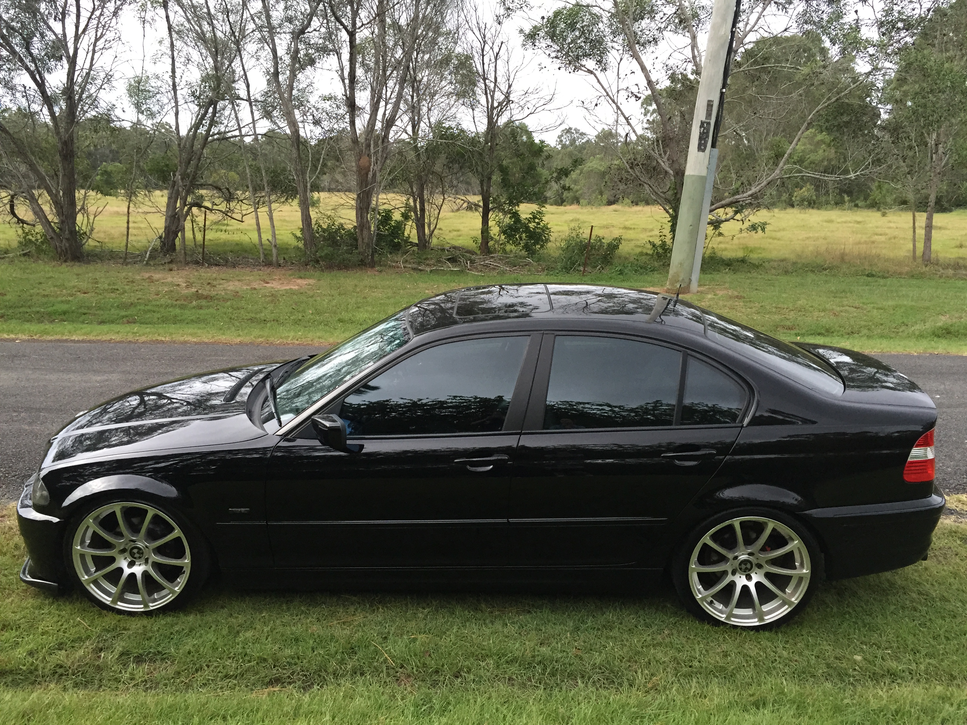 2000 BMW 323i