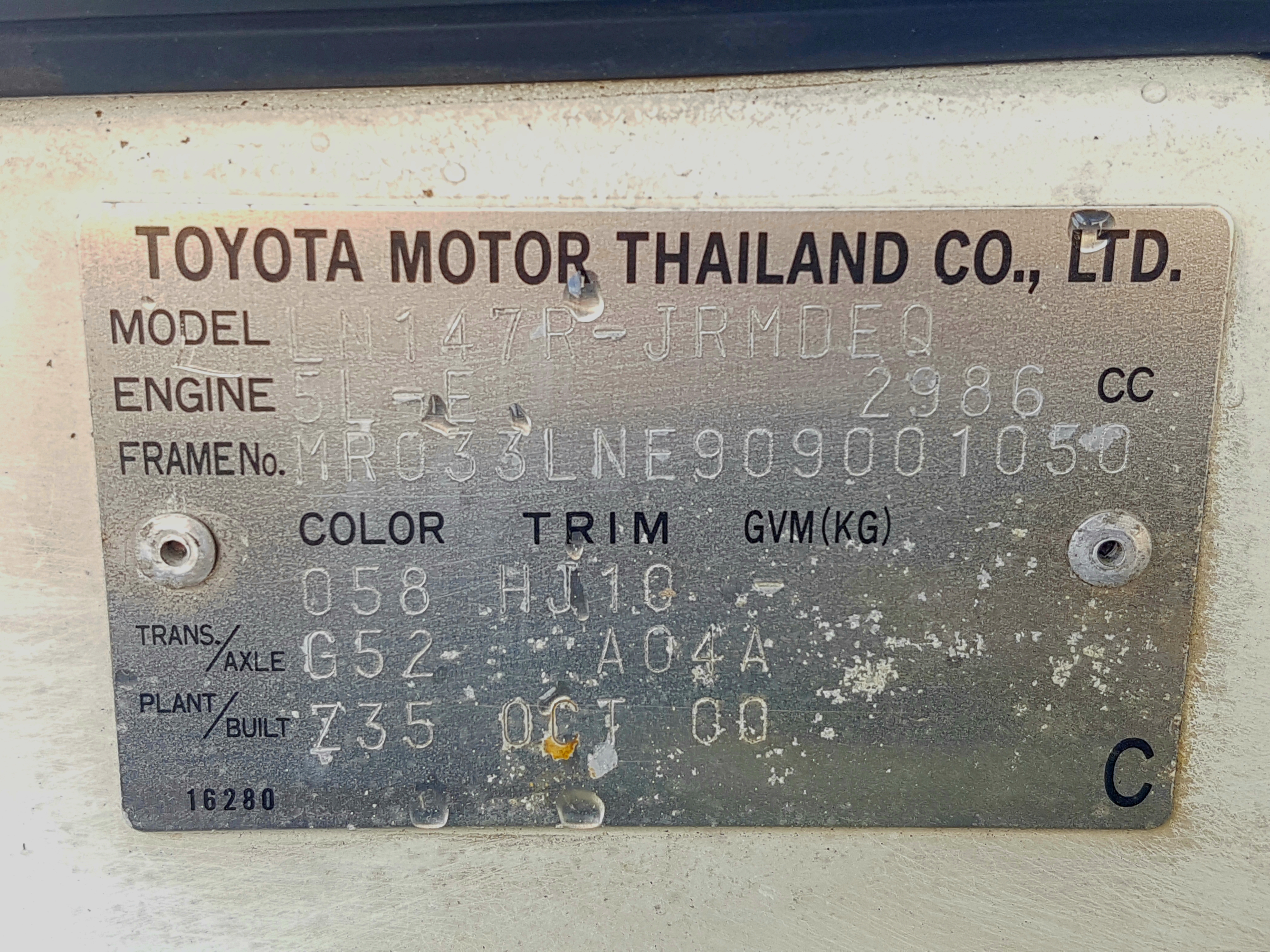 2000 Toyota Hilux LN147R