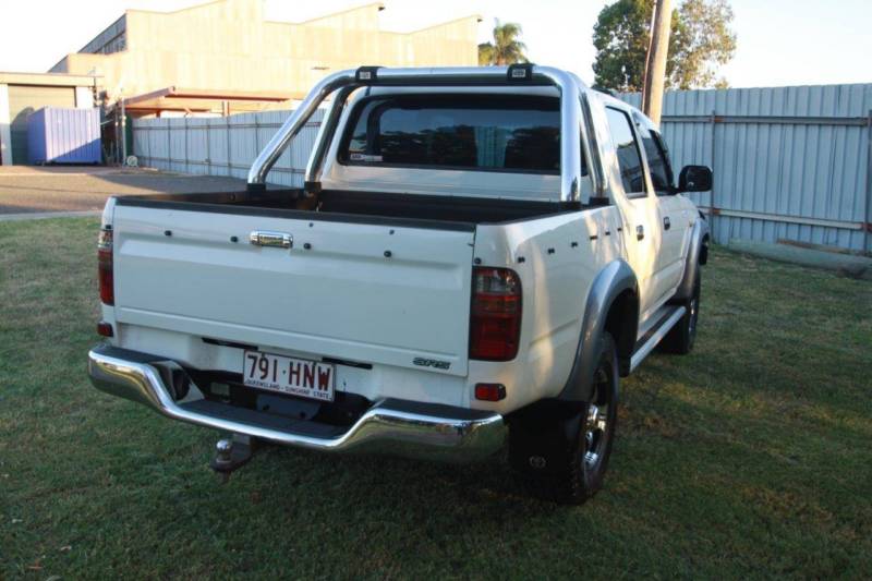 2000 Toyota Hilux SR5 (4X4) KZN165R