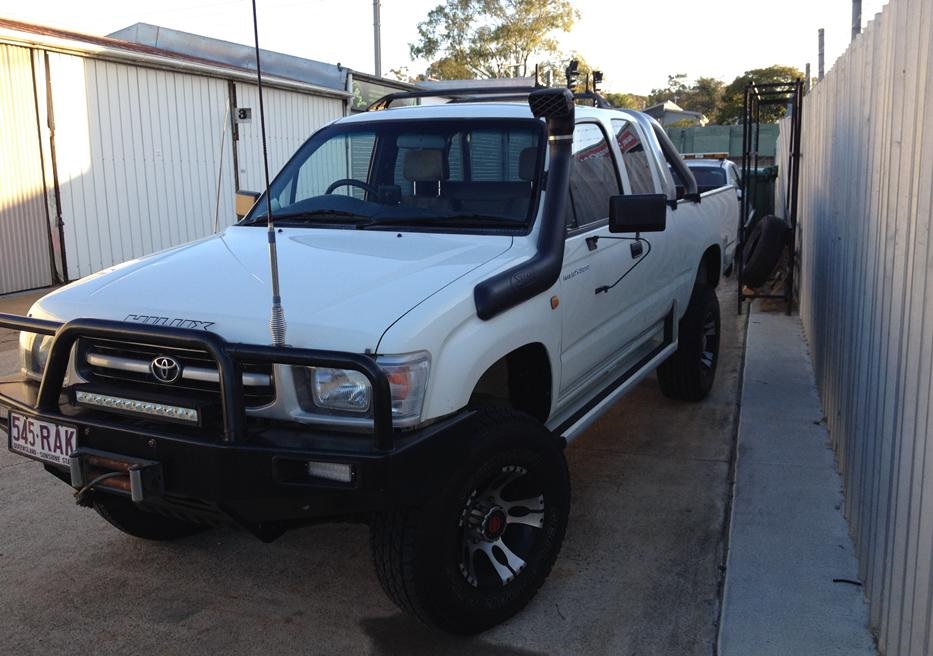 2001 Toyota Hilux (4X4) LN172R