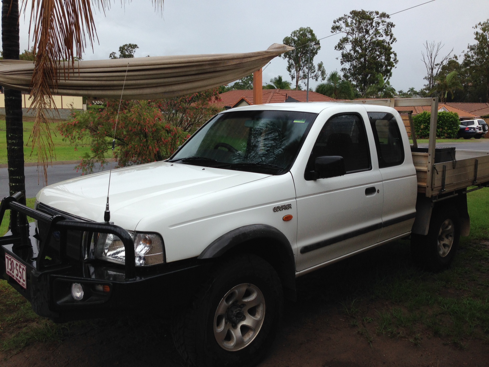 2006 Ford courier gl #9