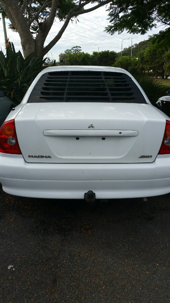 2003 Mitsubishi Magna