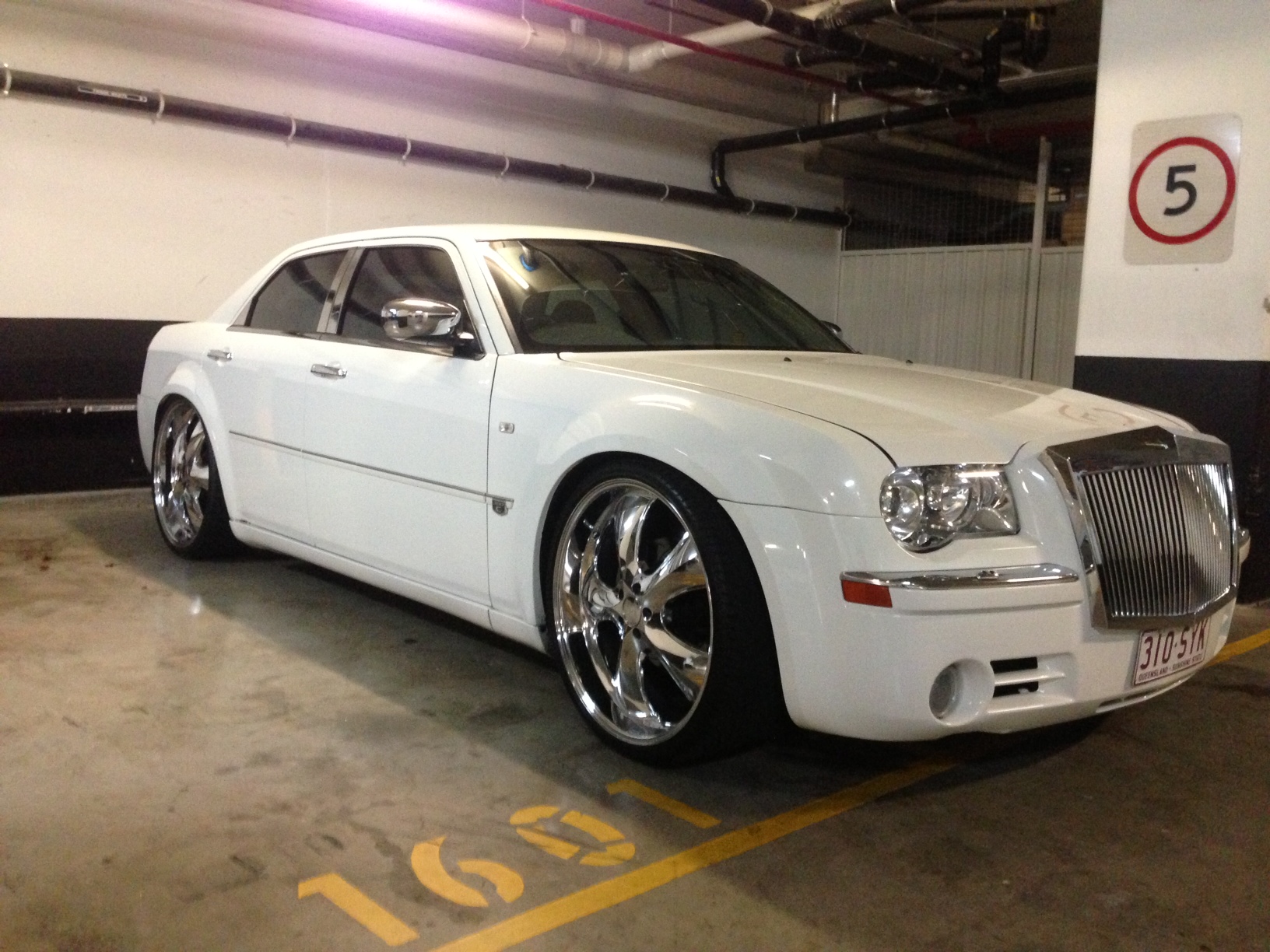 Chrysler 300c 5 7