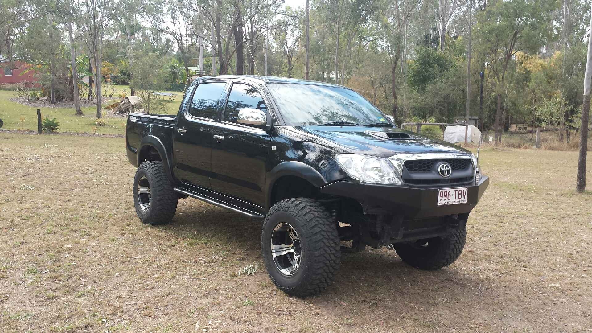 Купить хайлюкс 7. Тойота Хайлюкс пикап 2007. Toyota Hilux 106 32 колеса. Toyota Hilux 4. Toyota Hilux off Road.