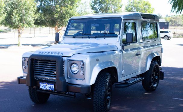 2014 LAND Rover Defender