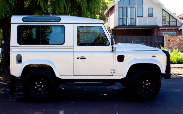 2014 LAND Rover Defender