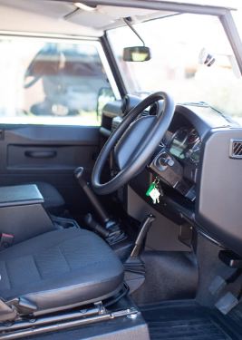 2014 LAND Rover Defender