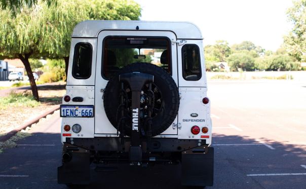 2014 LAND Rover Defender