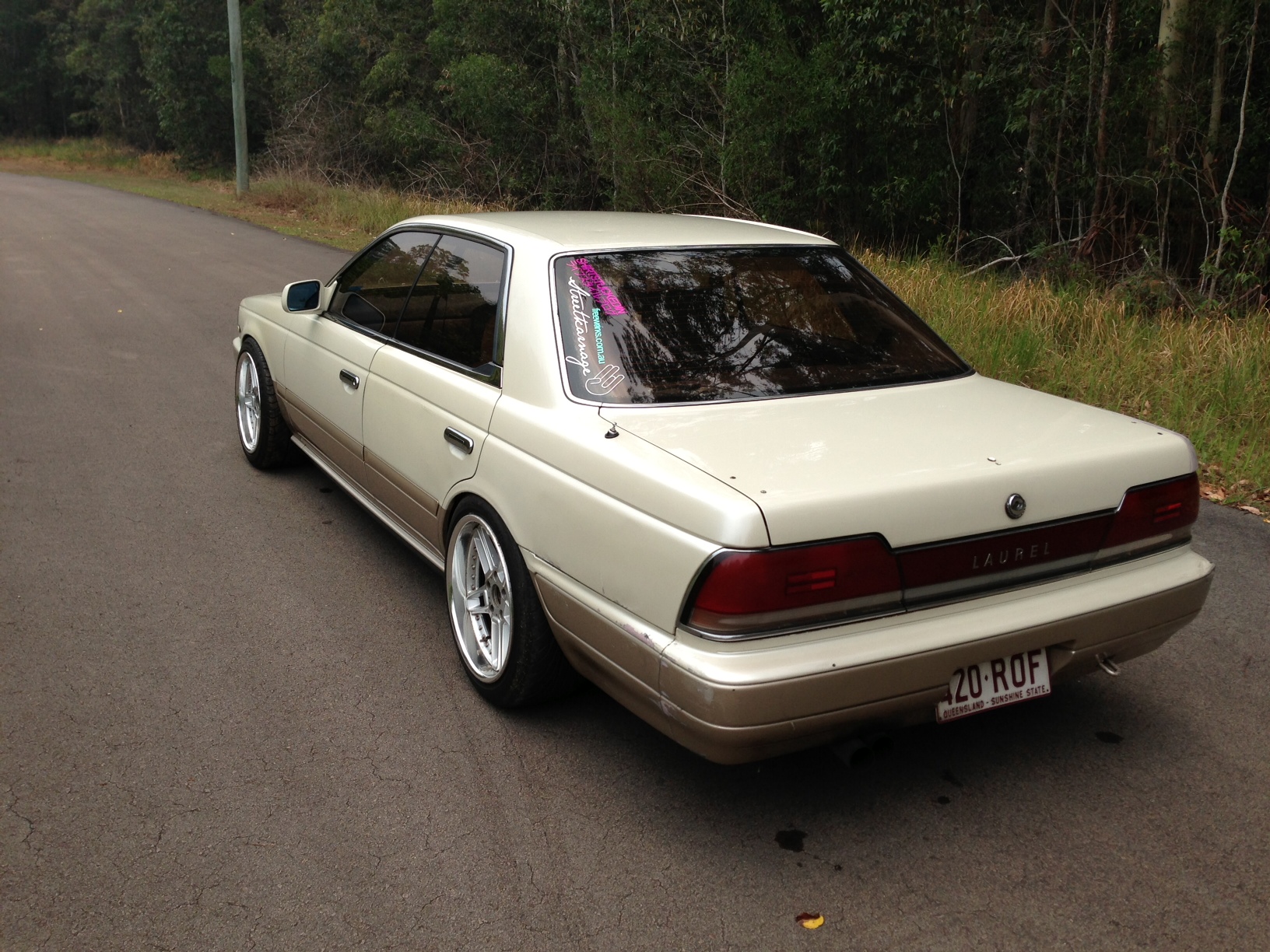 Nissan Laurel c33