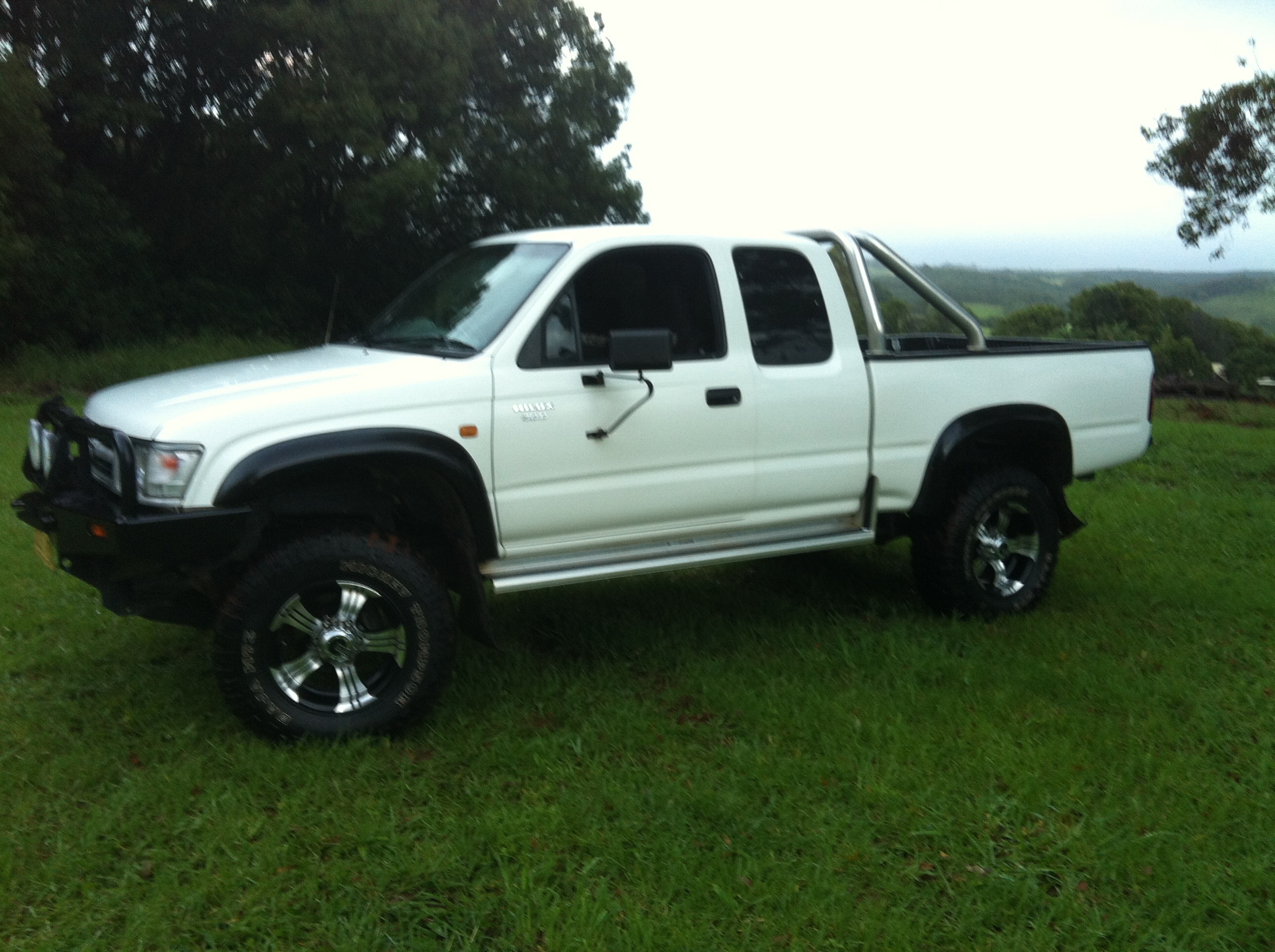 2001 Toyota Hilux (4X4) VZN172R