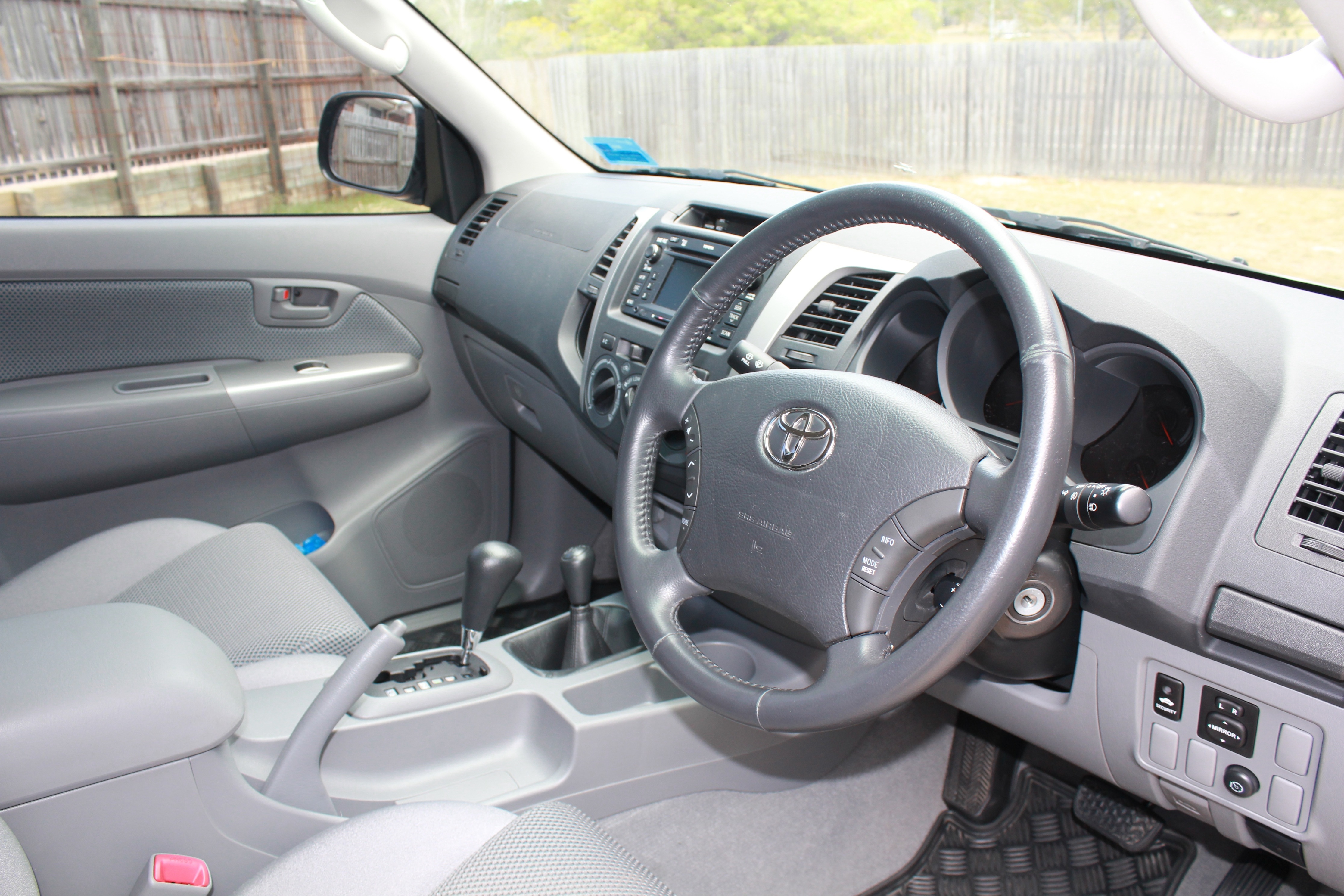 2010 Toyota Hilux SR5 (4X4) GGN25R MY11 Upgrade