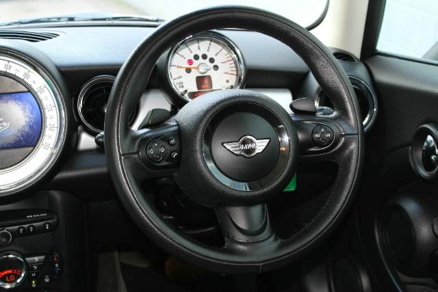 2011 Mini Hatch Cooper Steptronic R56 LCI