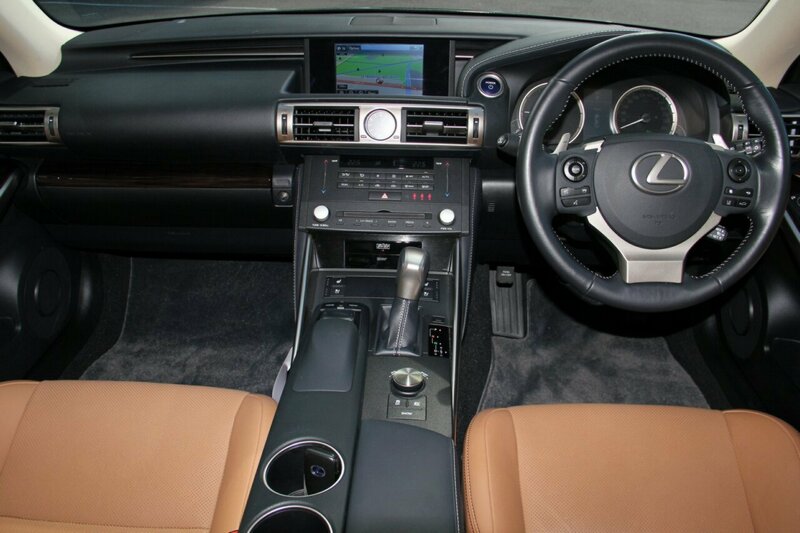 2015 Lexus IS300H