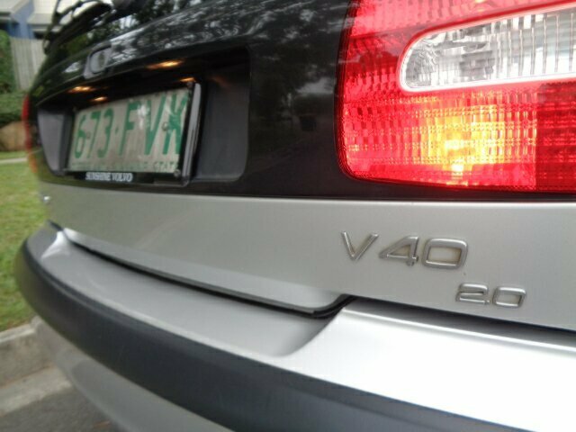 2000 Volvo V40 T4 SE MY01
