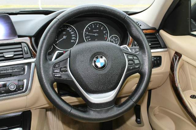2012 BMW 320i F30