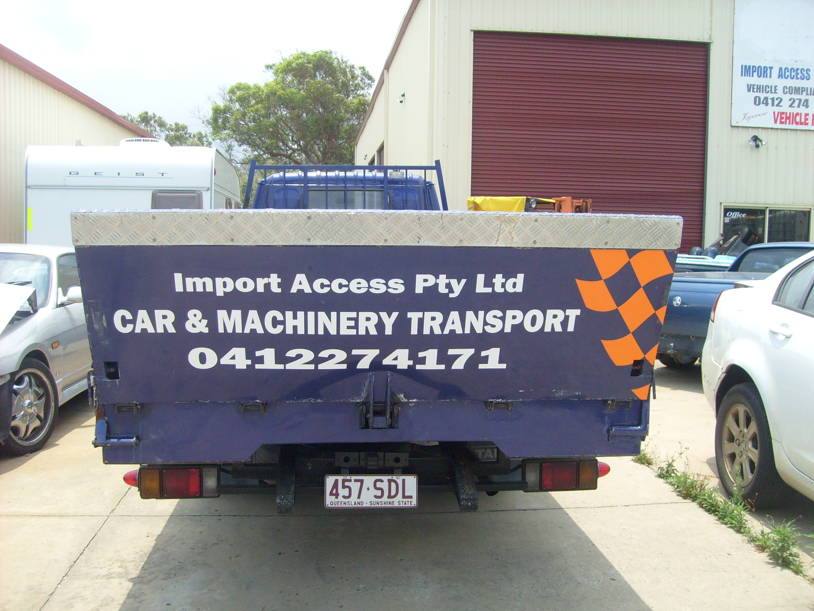 TILT Traytruck