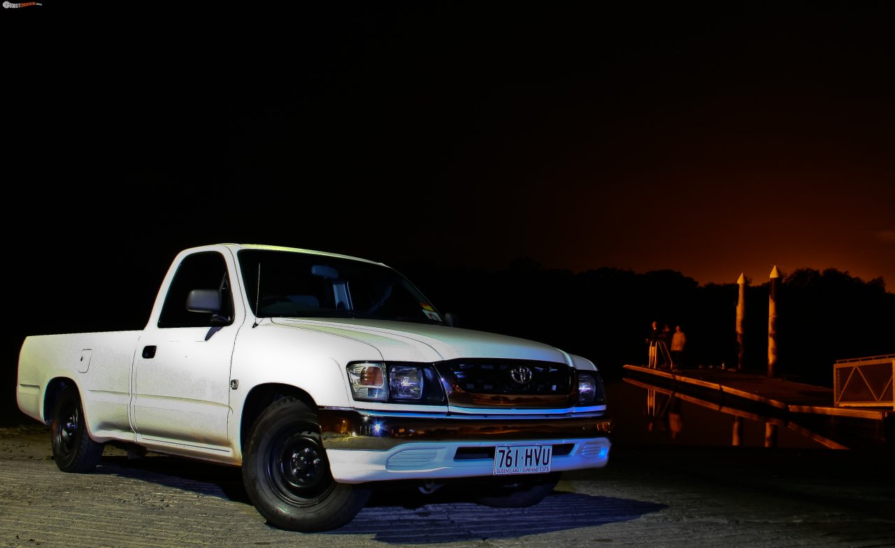 2004 Toyota Hilux 