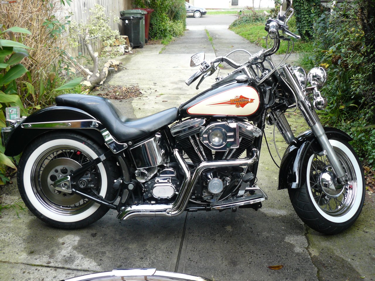 1990 Harley Davidson Custom Heritage Softail BoostCruising