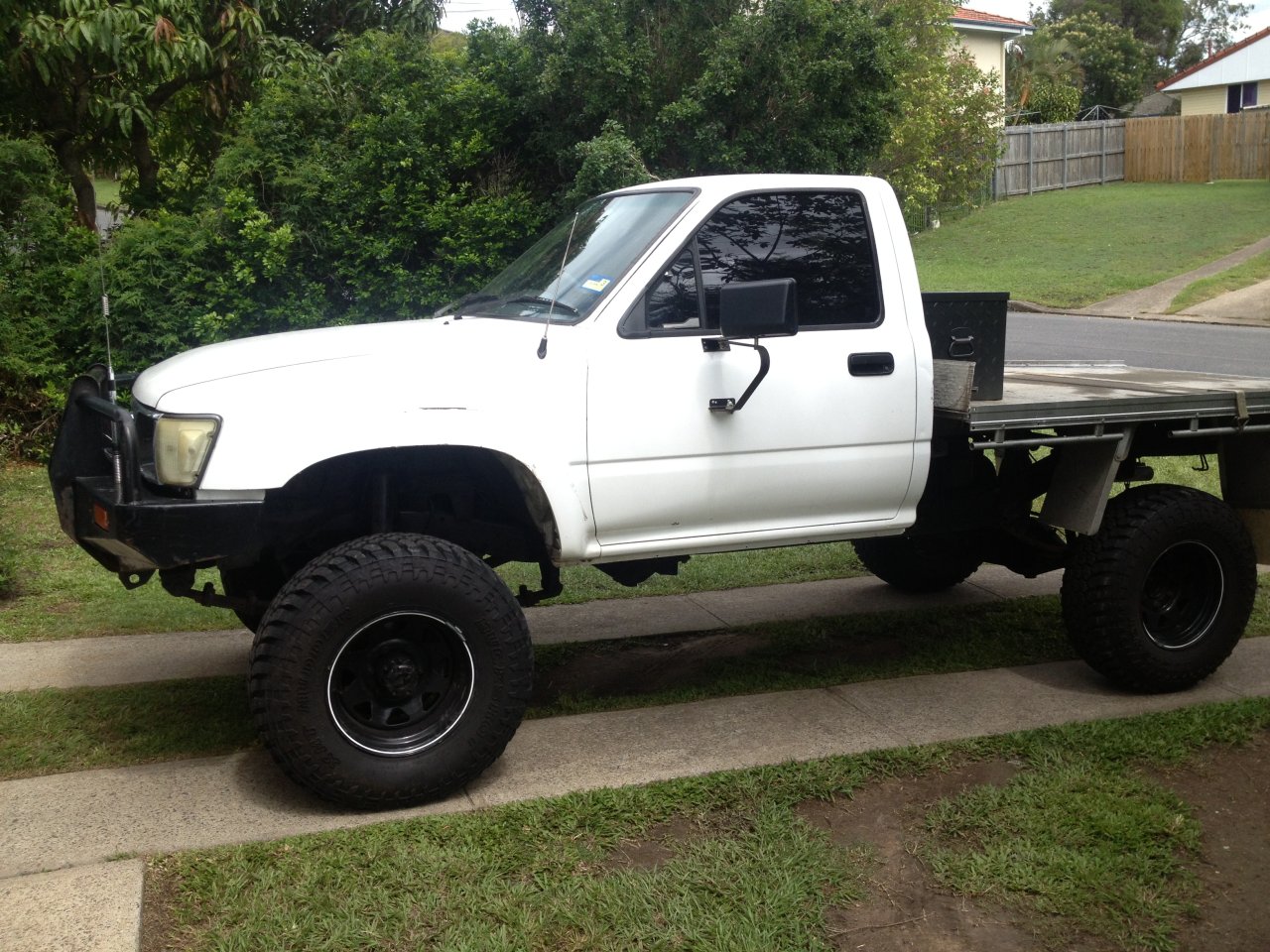 1995 Toyota Hilux (4x4) Ln106r