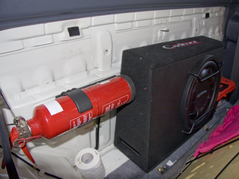 hilux subwoofer box
