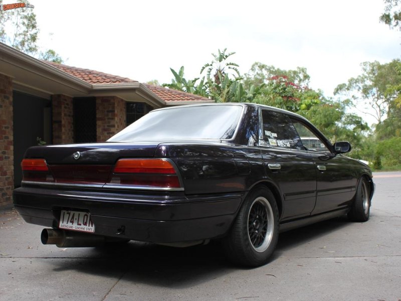 Nissan laurel 1990