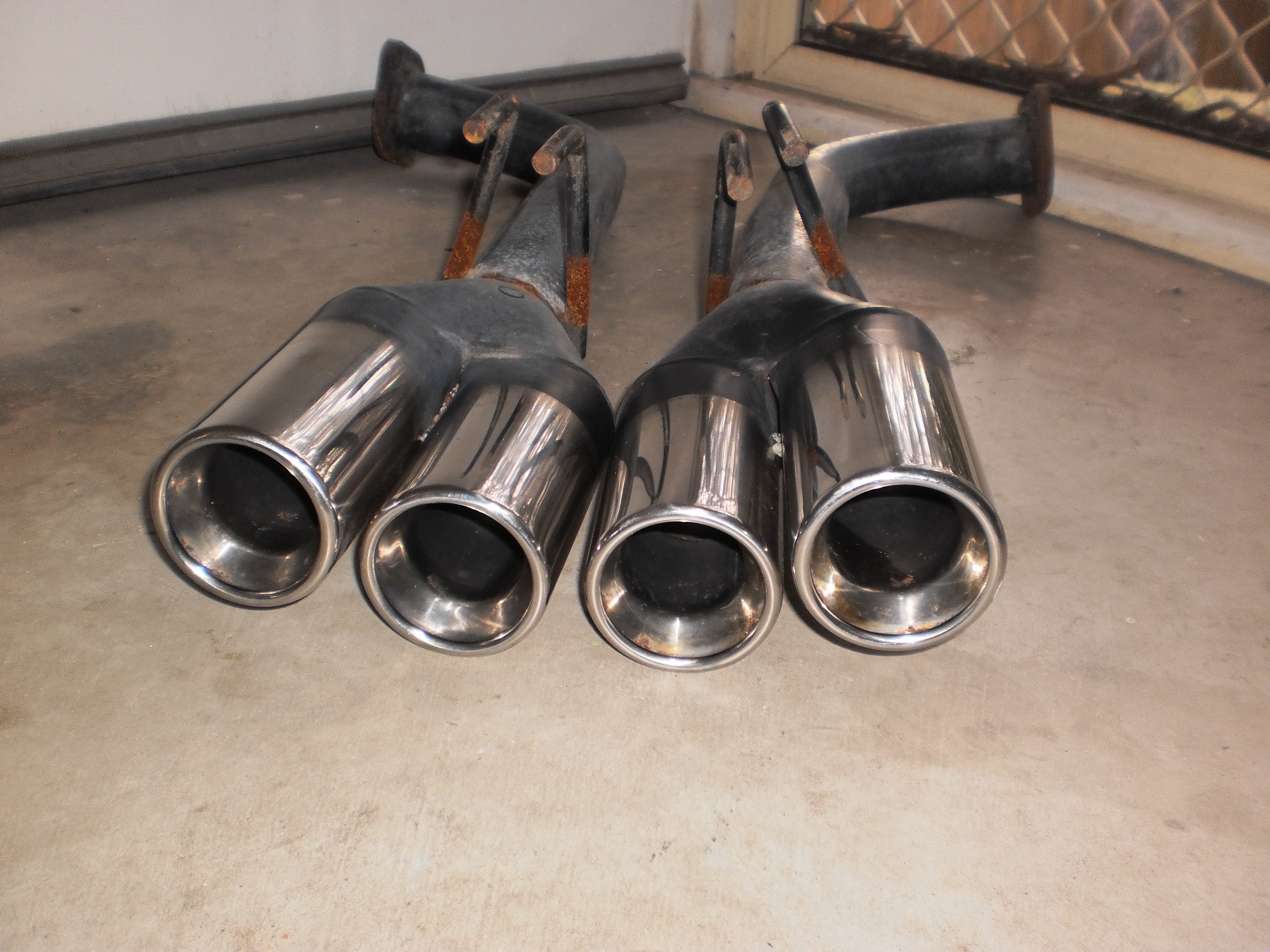Holden VE Tail Pipes