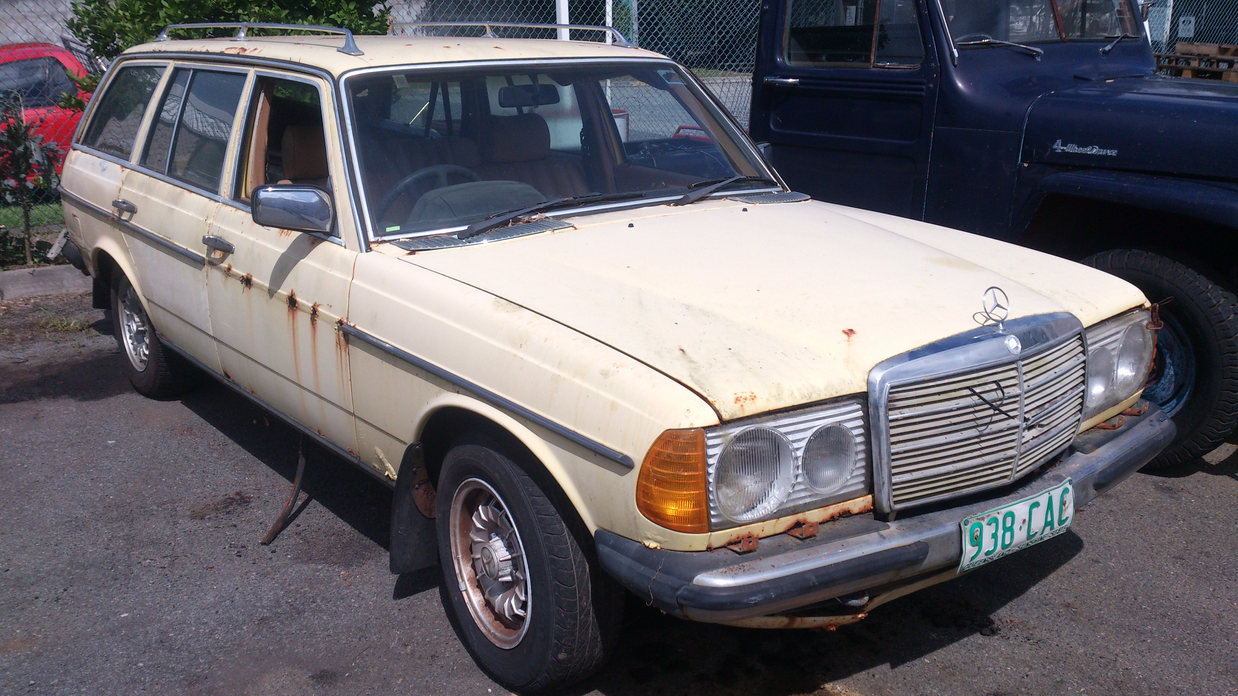 Auto wreckers gold coast ford #5