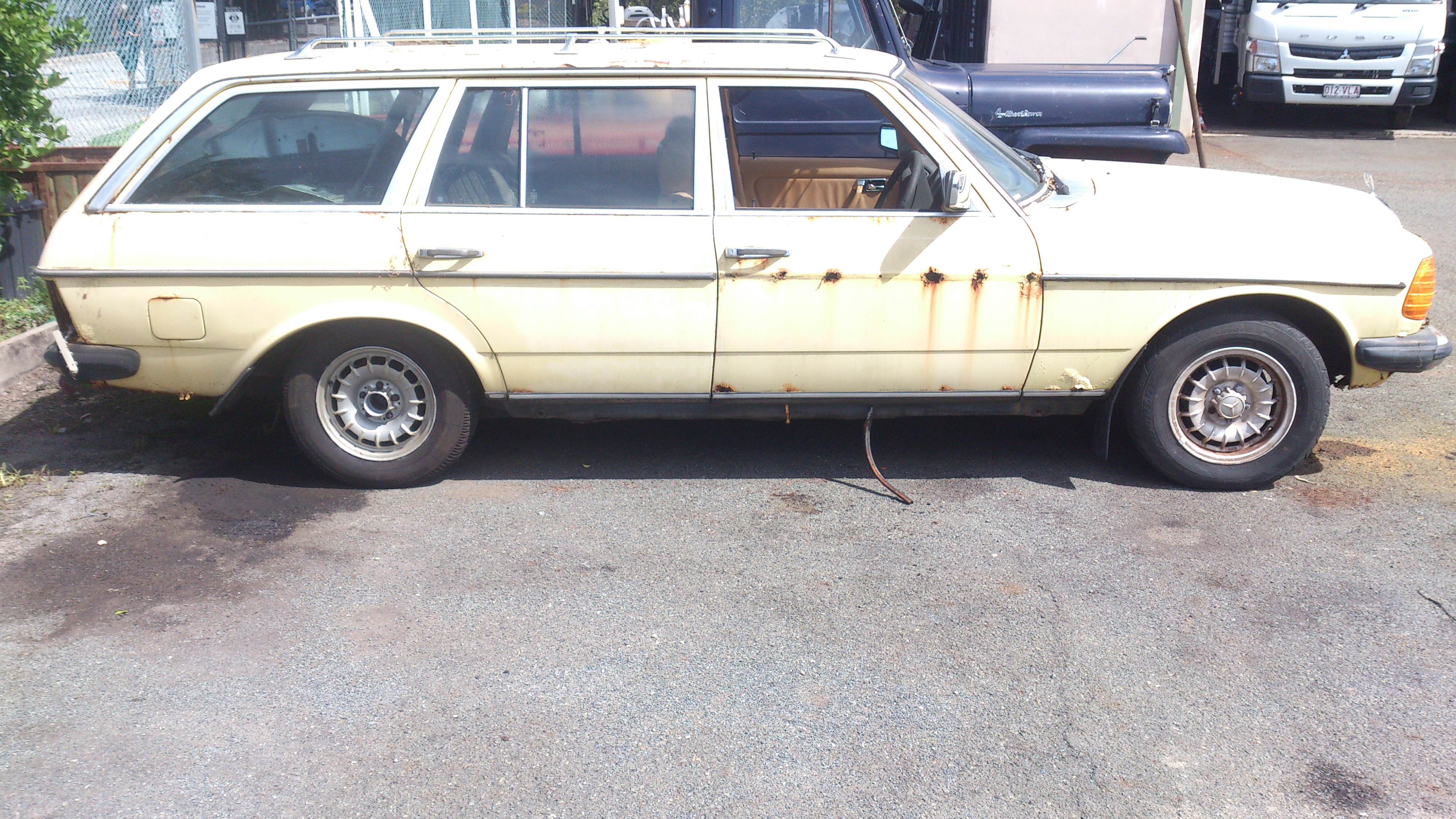 Auto wreckers gold coast ford #9