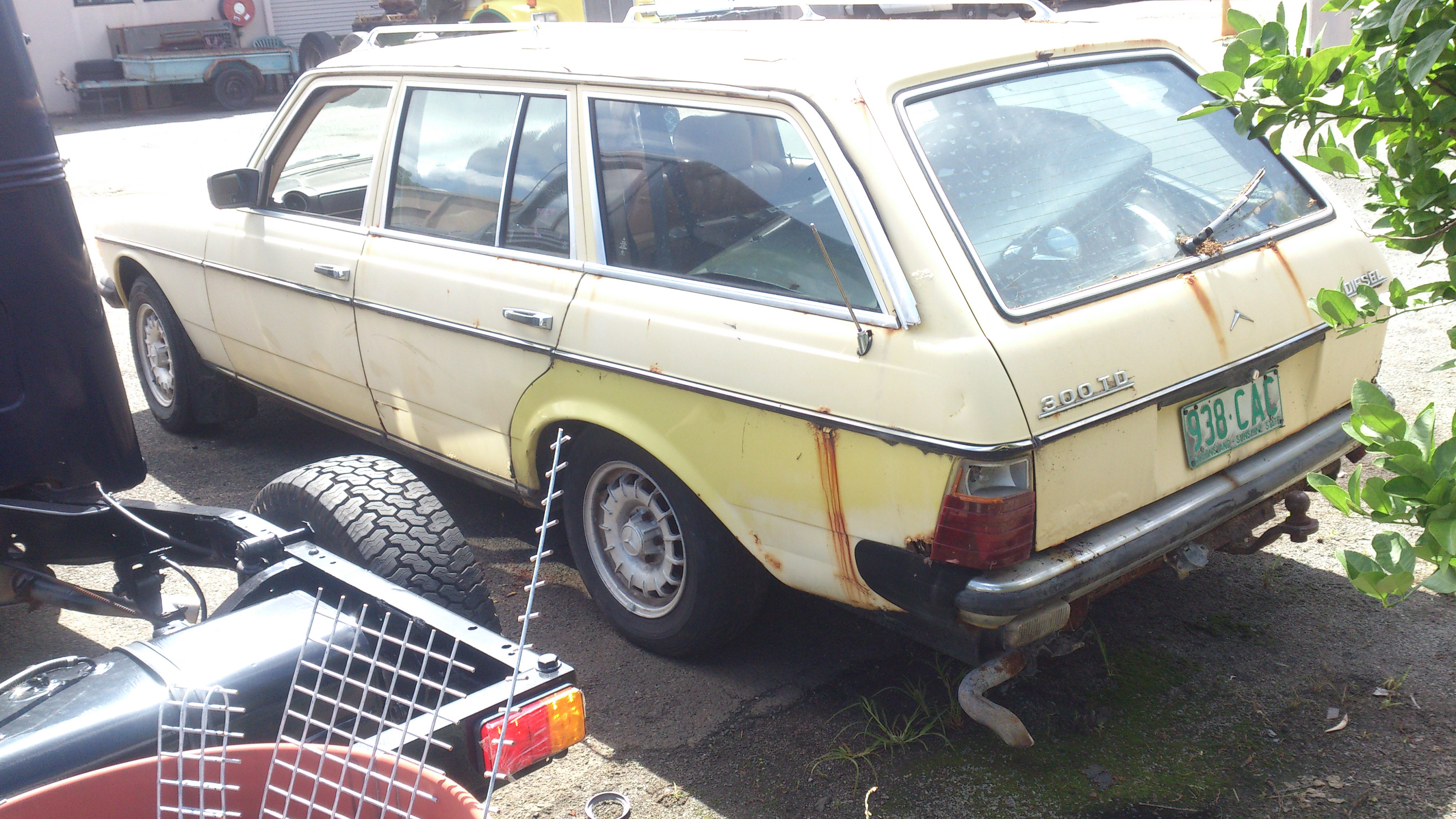 Auto wreckers gold coast ford #6