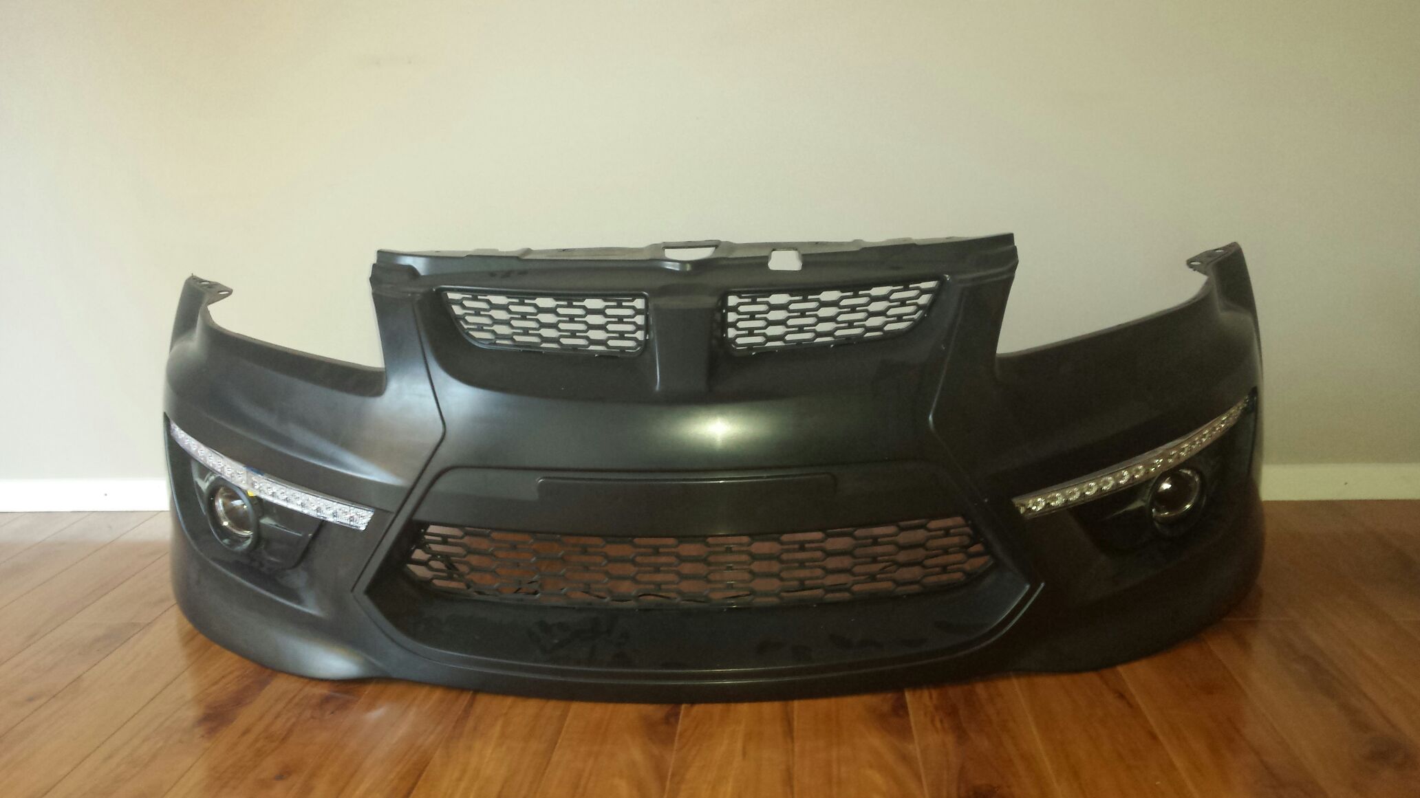VE E2,e3 HSV Brand New * Complete* Front Bumper