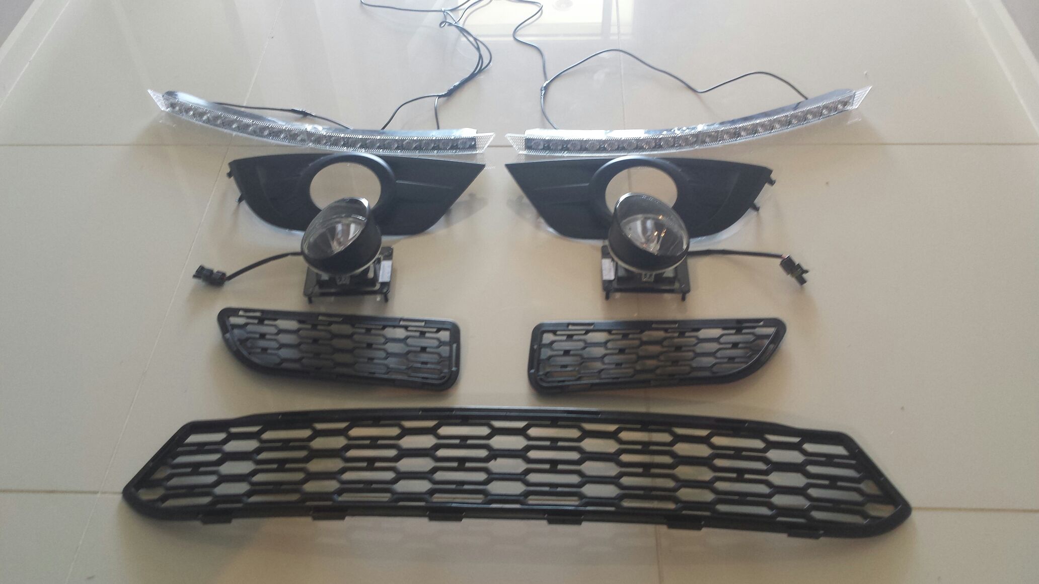 VE E2,e3 HSV Brand New * Complete* Front Bumper