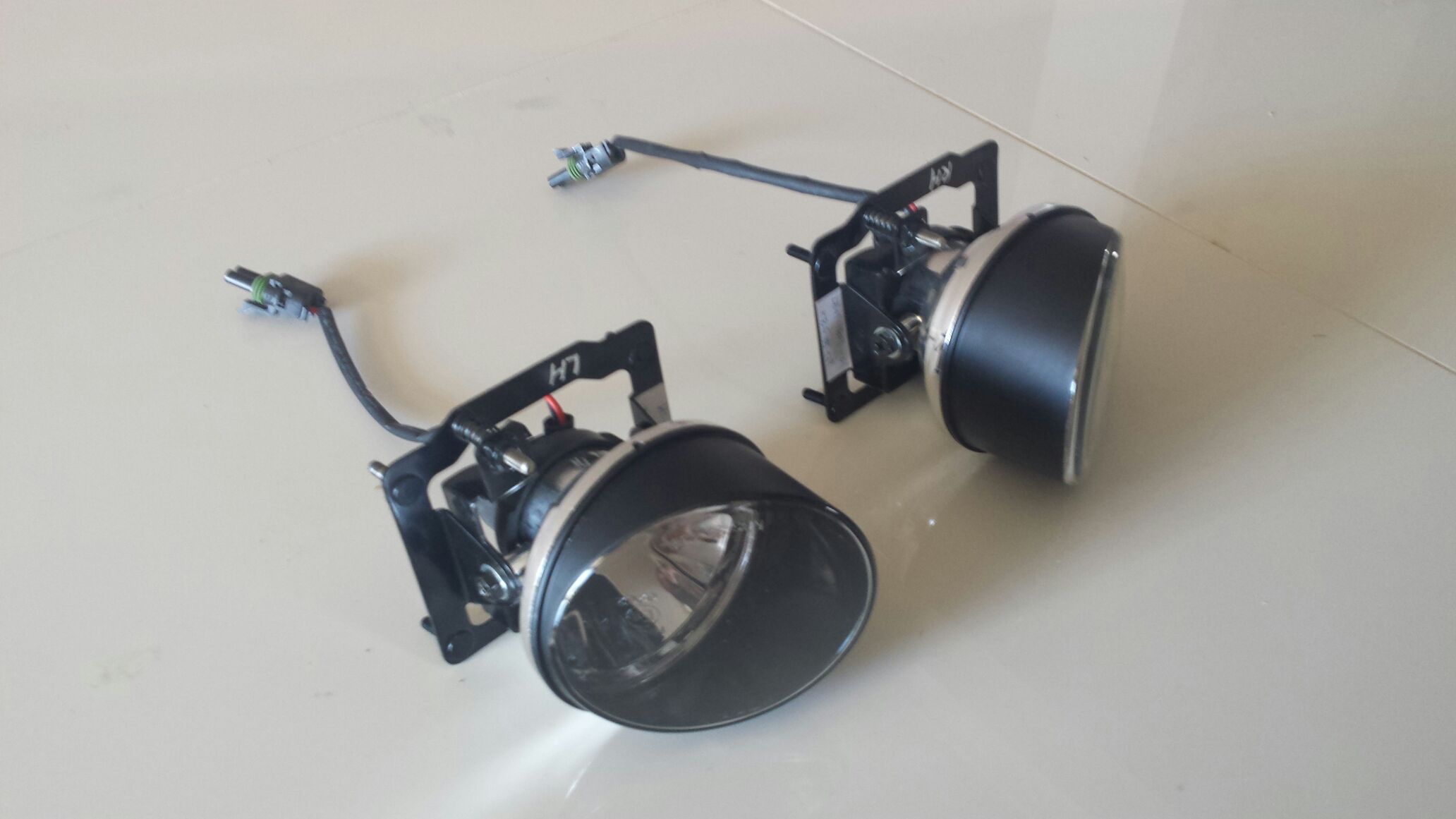 VE E2,e3 HSV Brand New * Complete* Front Bumper
