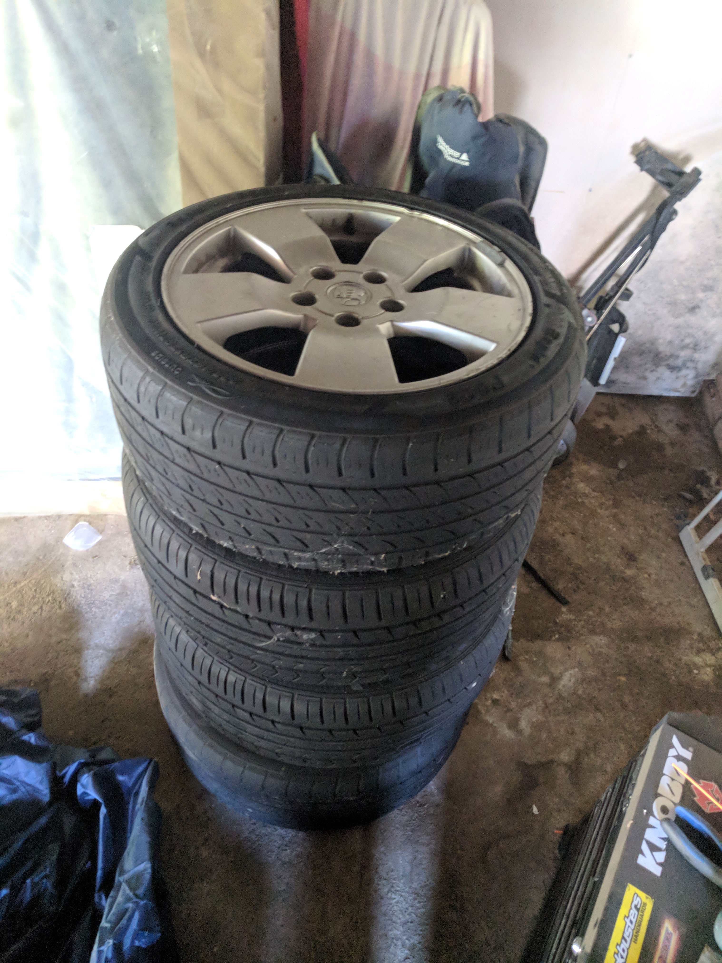 VY SV8 Rims and Tyres