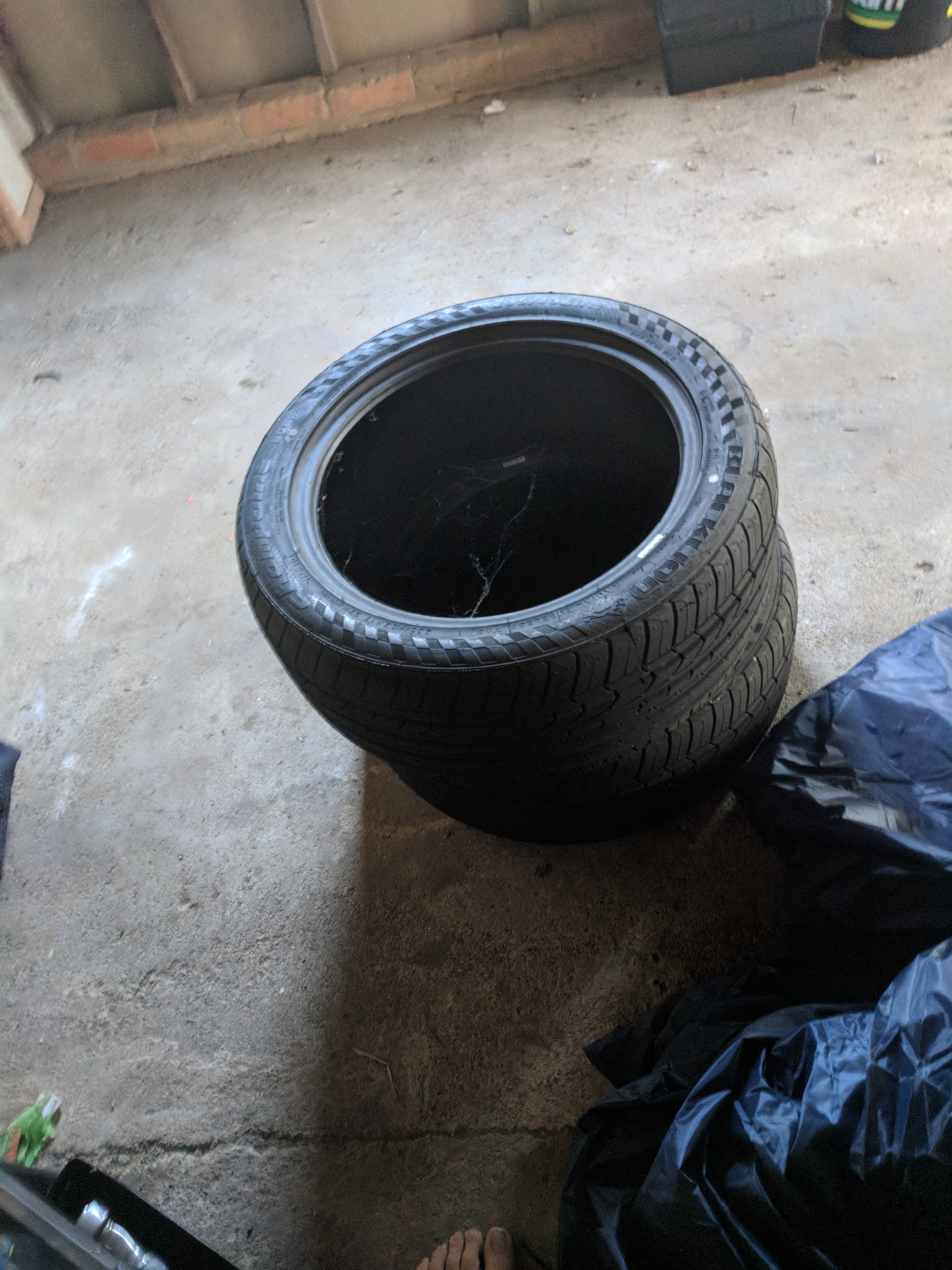 VY SV8 Rims and Tyres