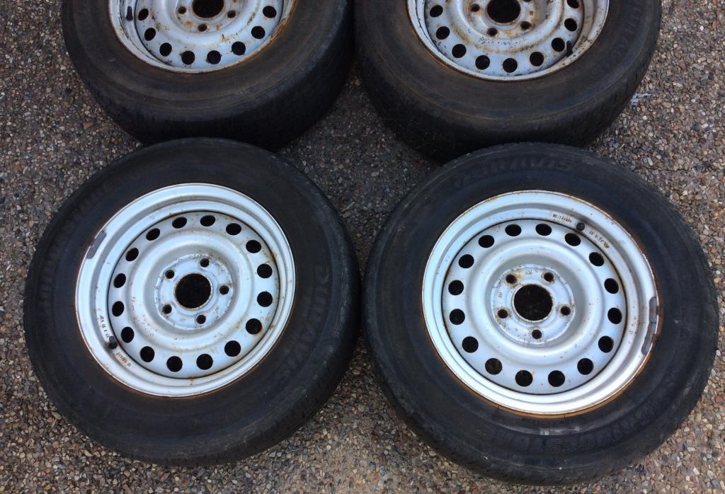 15 X 7 Commodore, Crewman, Ute Chaser Rims and Tyres