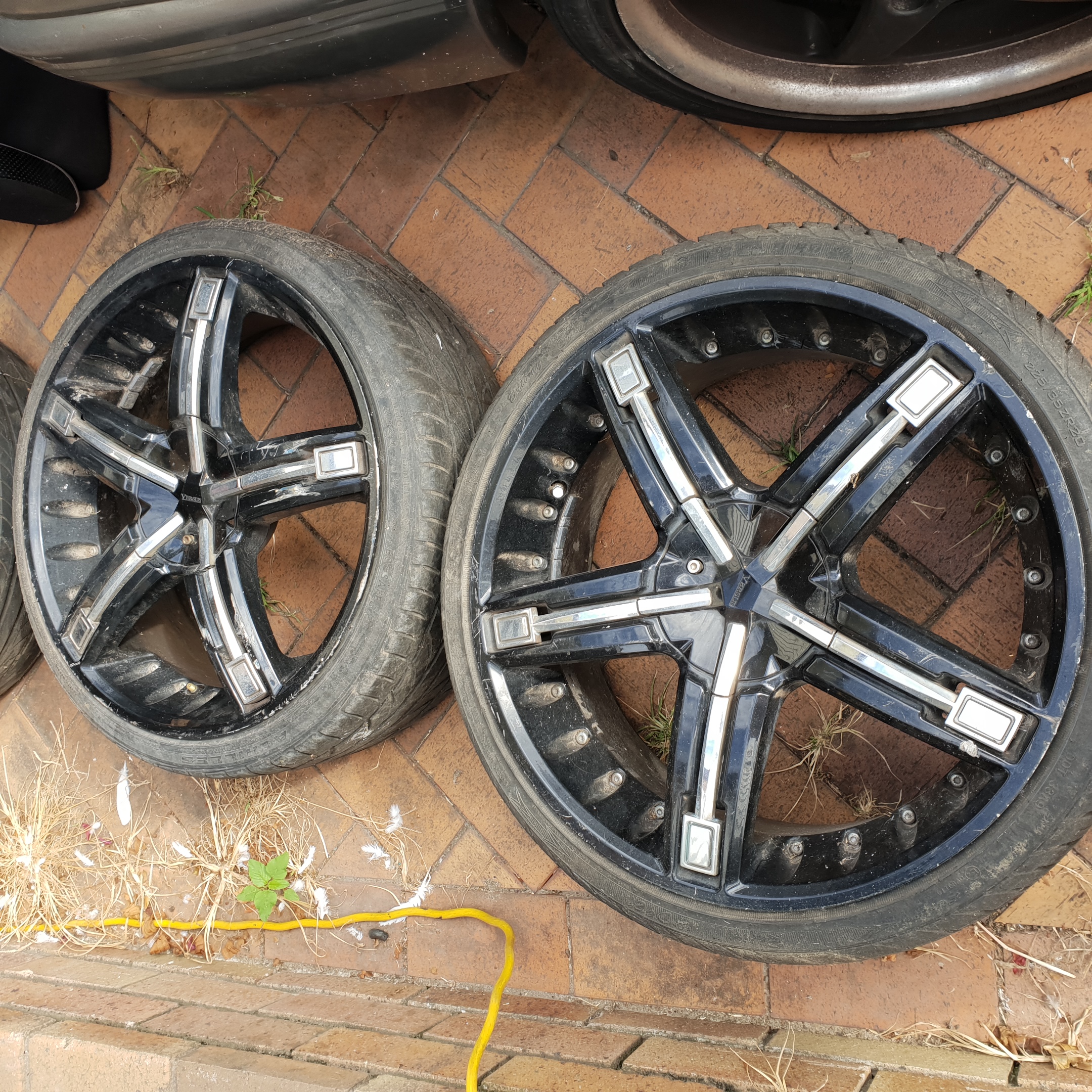 a SET of 20INCH Fit Hilux 2X4