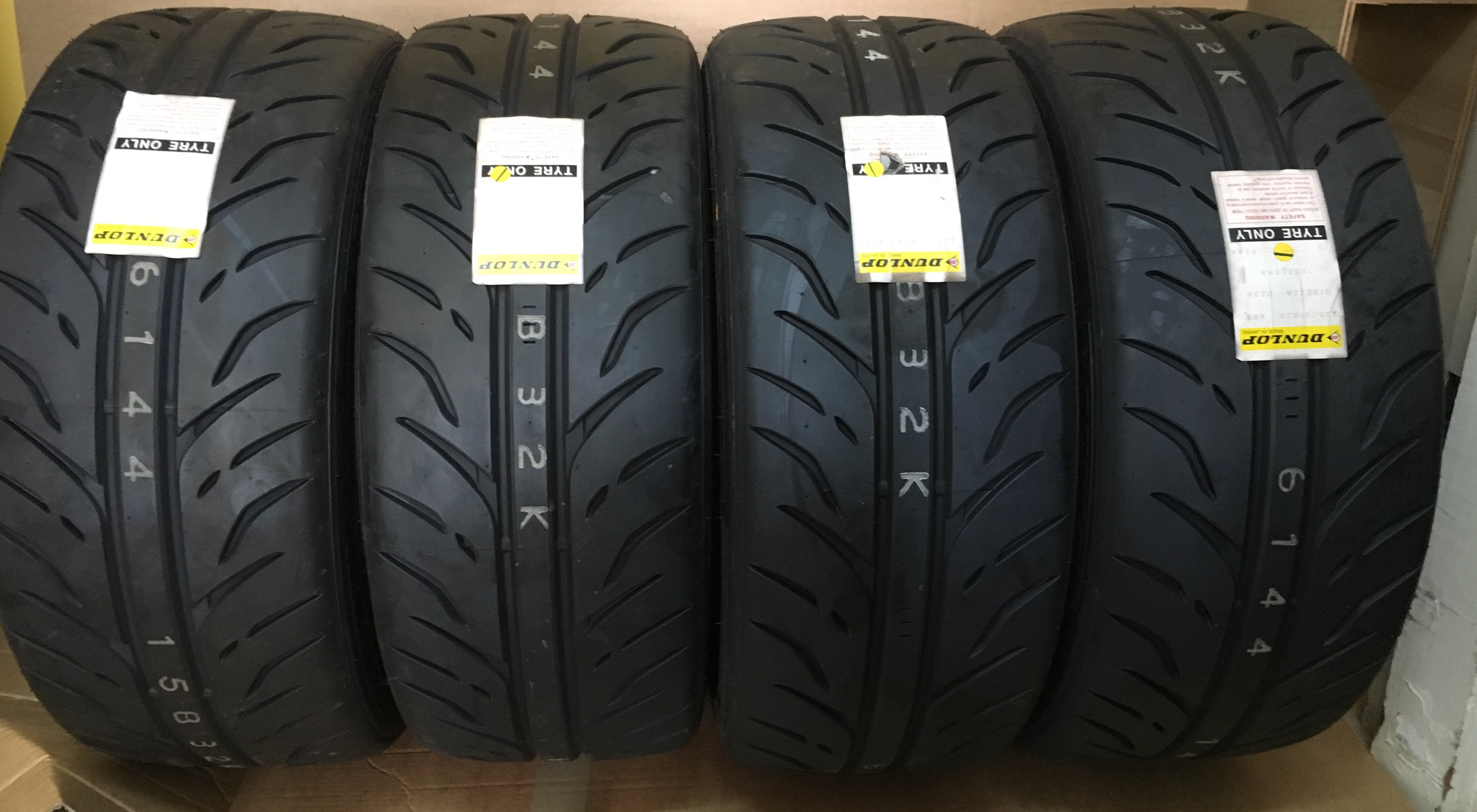 Brandnew Dunlop Z2 STAR Spec X 4 Tyres