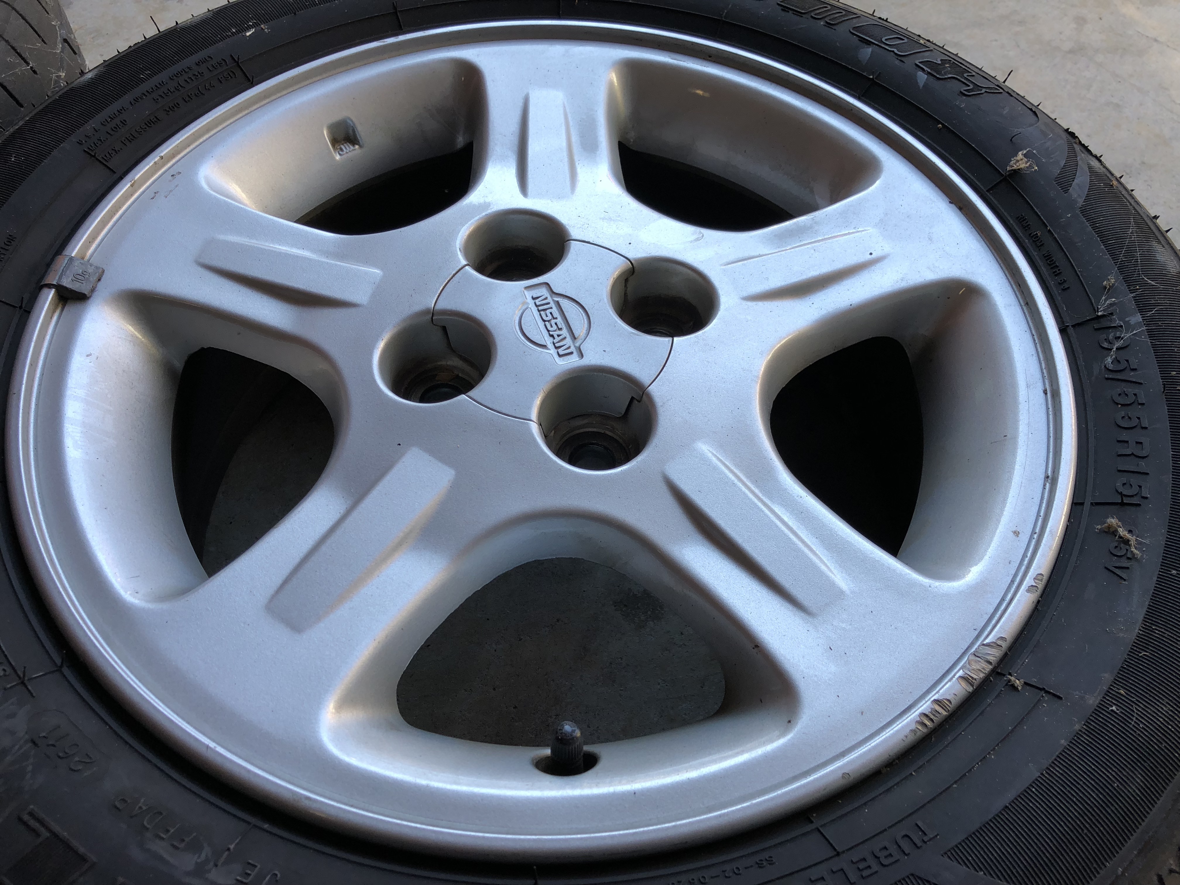 Genuine N15 Nissan Pulsar SSS Rims With Tires